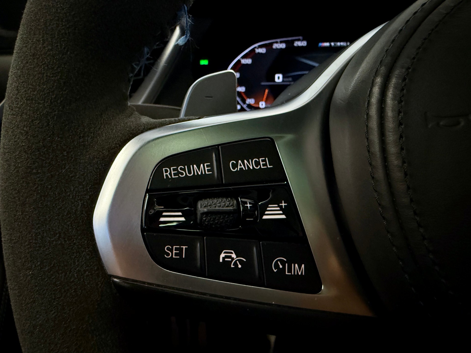 BMW M135i xDrive Steptronic "Tuning Fahrzeug"-image-16