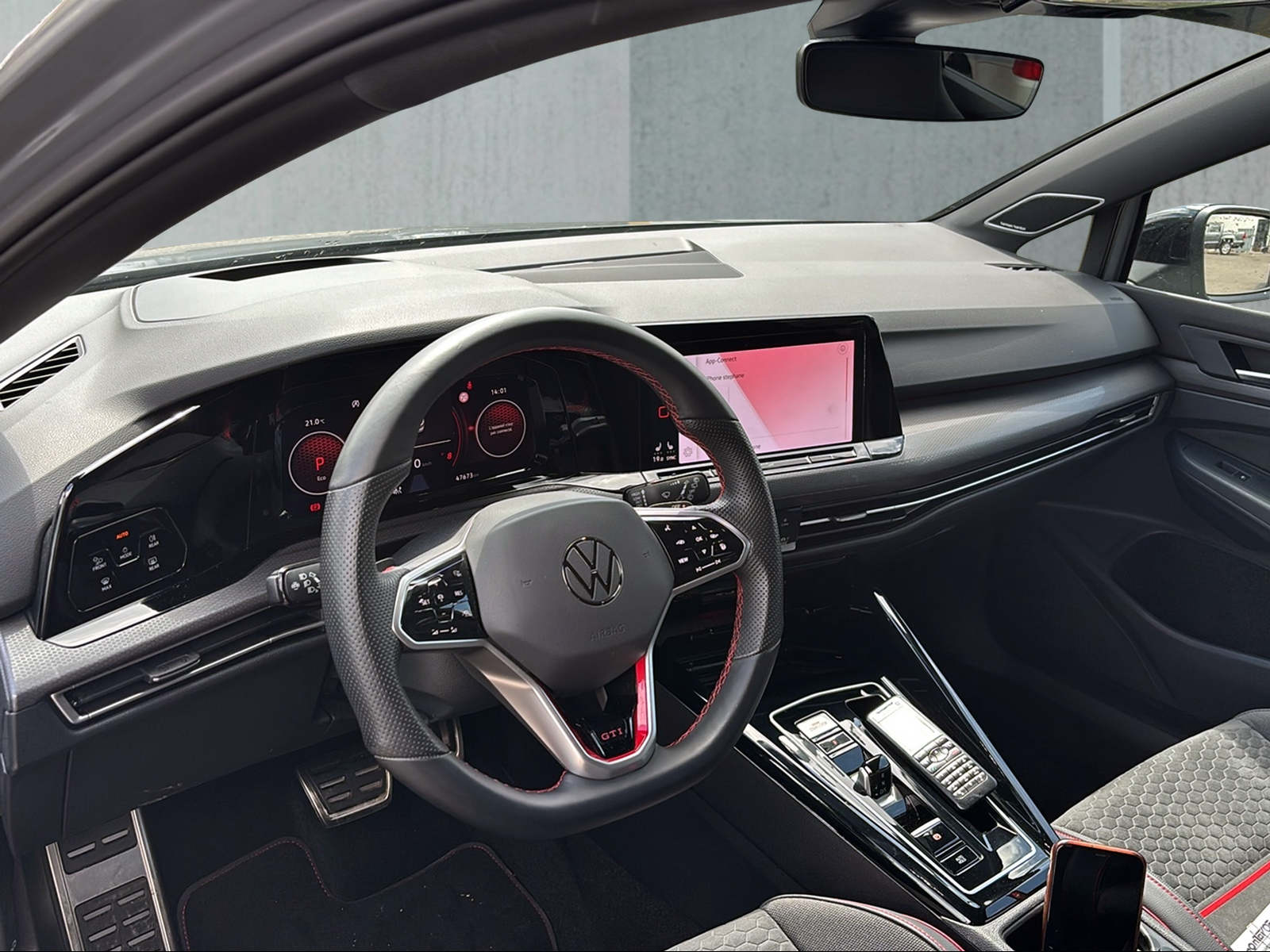VW Golf 2.0 TSI GTI Clubsport DSG-image-2