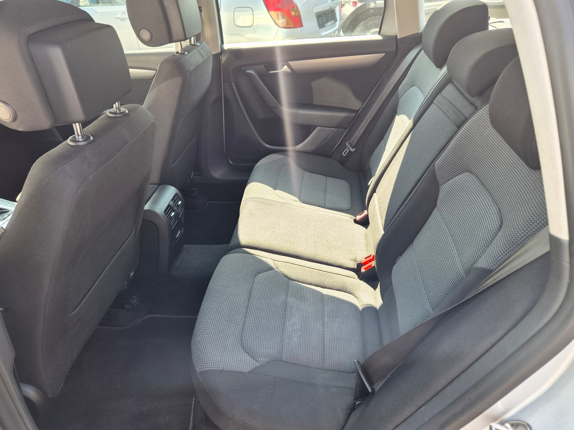 VW Passat Variant 1.4 TSI BMT Trendline DSG-image-6
