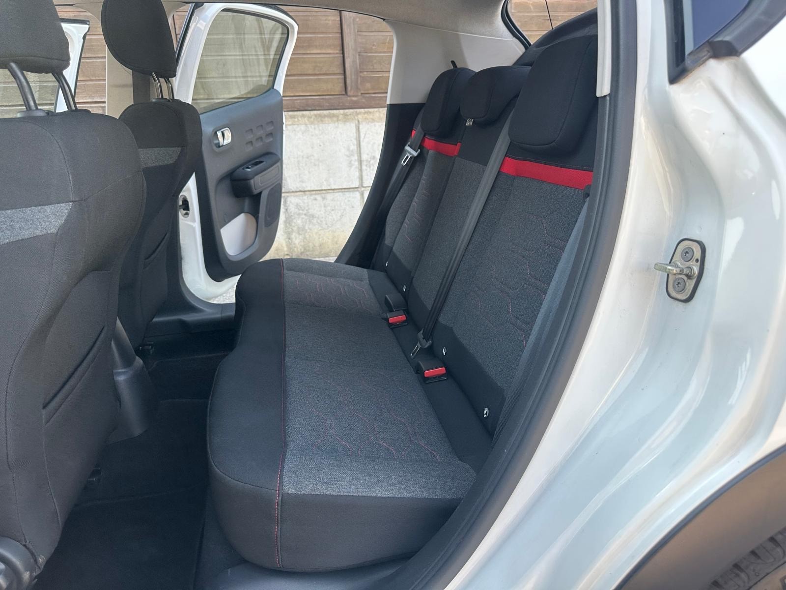 CITROEN C3 1.2i PureTech Shine-image-11