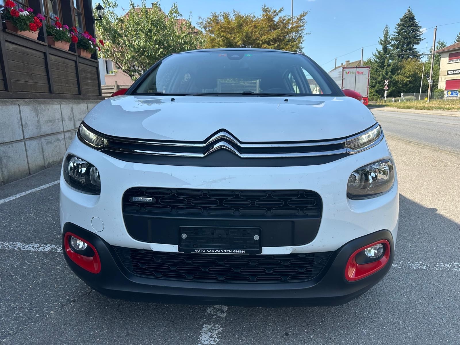 CITROEN C3 1.2i PureTech Shine-image-4
