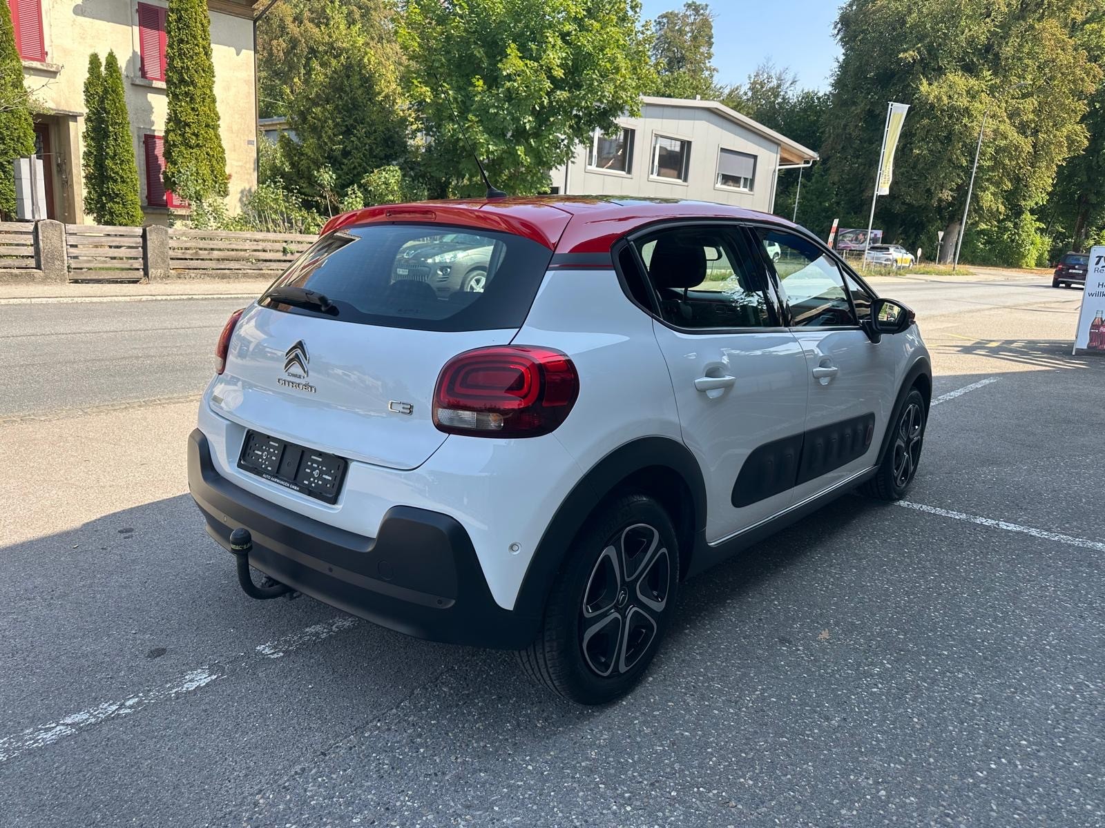 CITROEN C3 1.2i PureTech Shine-image-2
