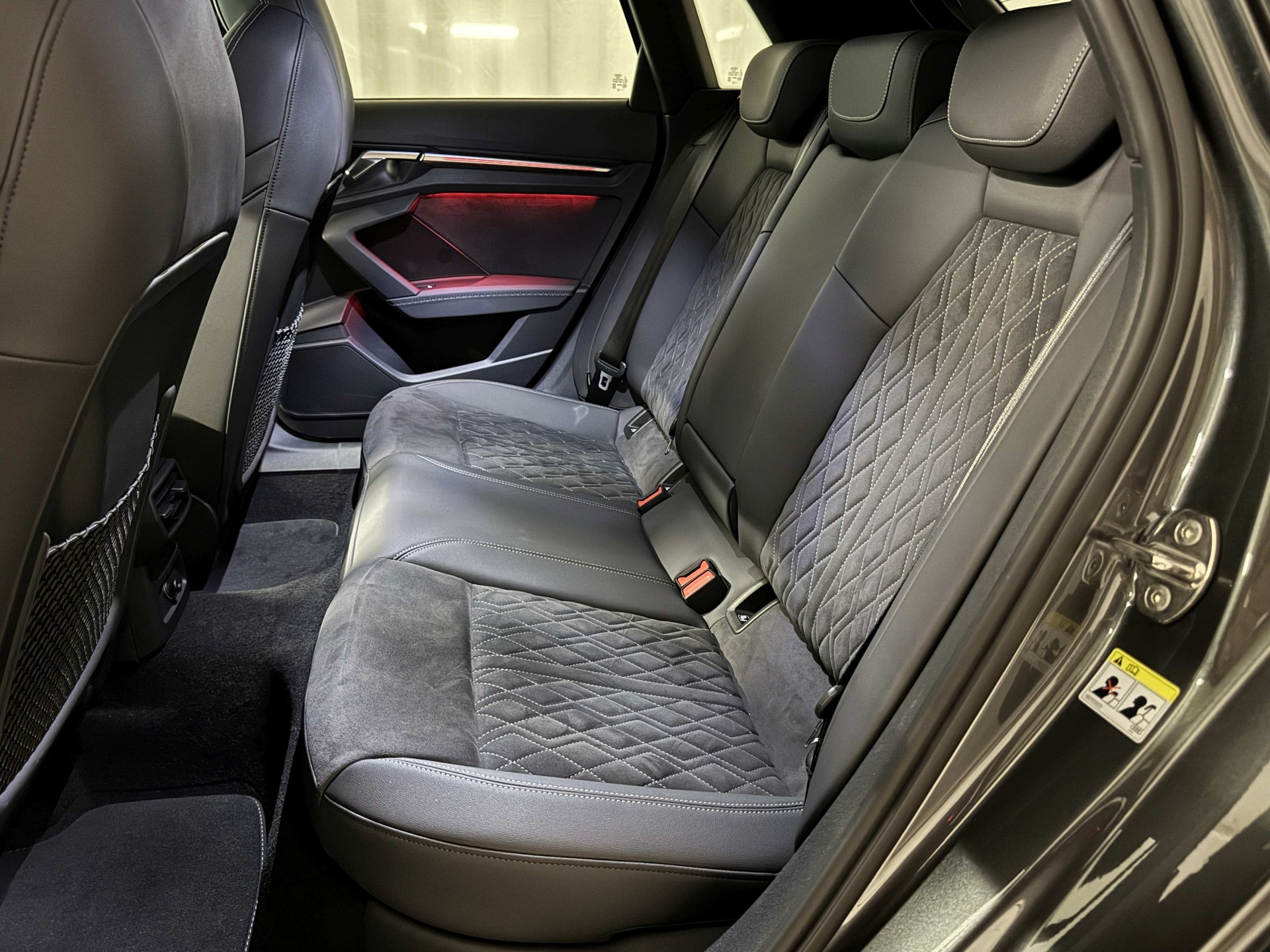 AUDI A3 Sportback 40 TDI S line S-tronic quattro-image-14