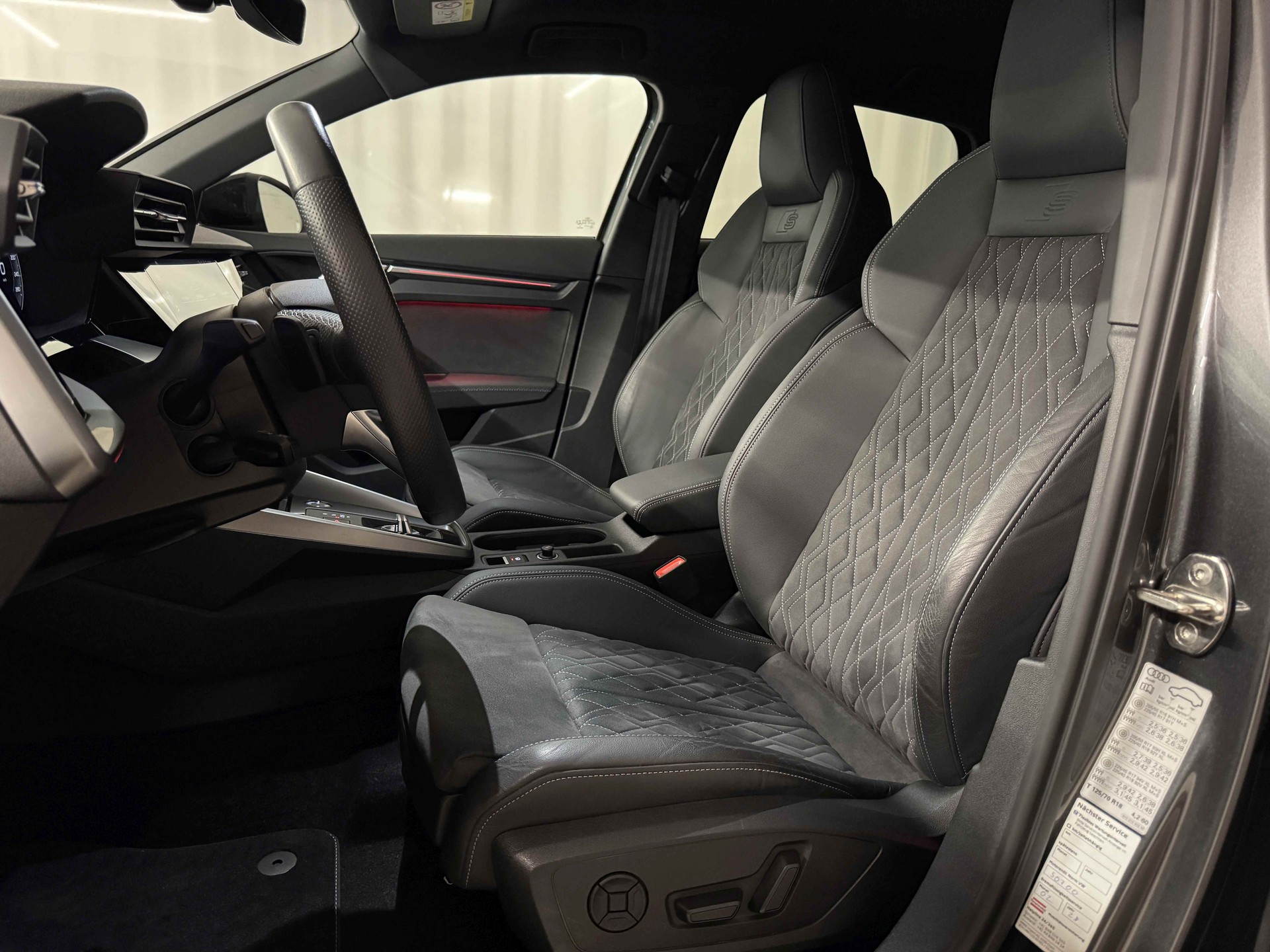 AUDI A3 Sportback 40 TDI S line S-tronic quattro-image-7