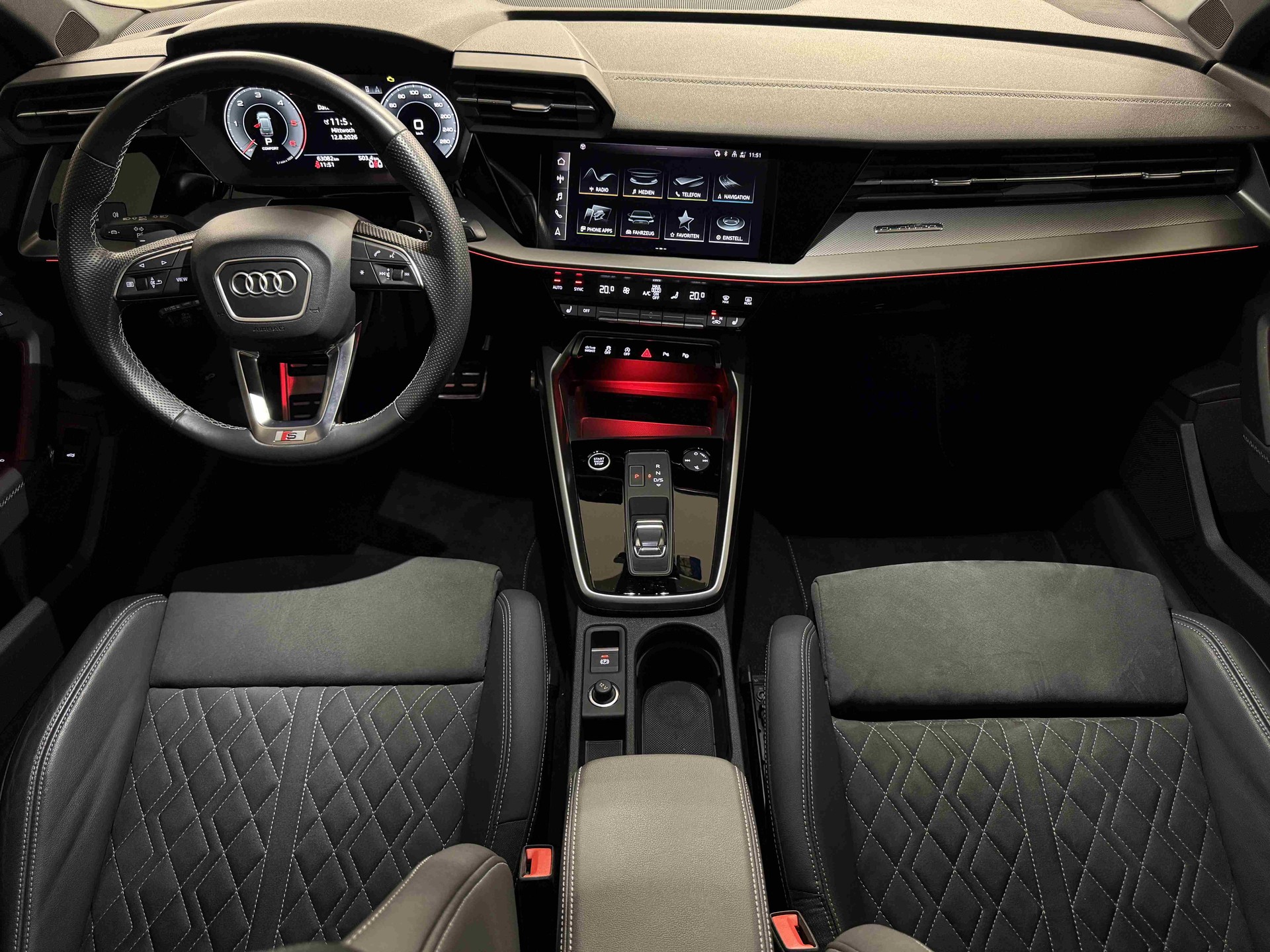 AUDI A3 Sportback 40 TDI S line S-tronic quattro-image-8