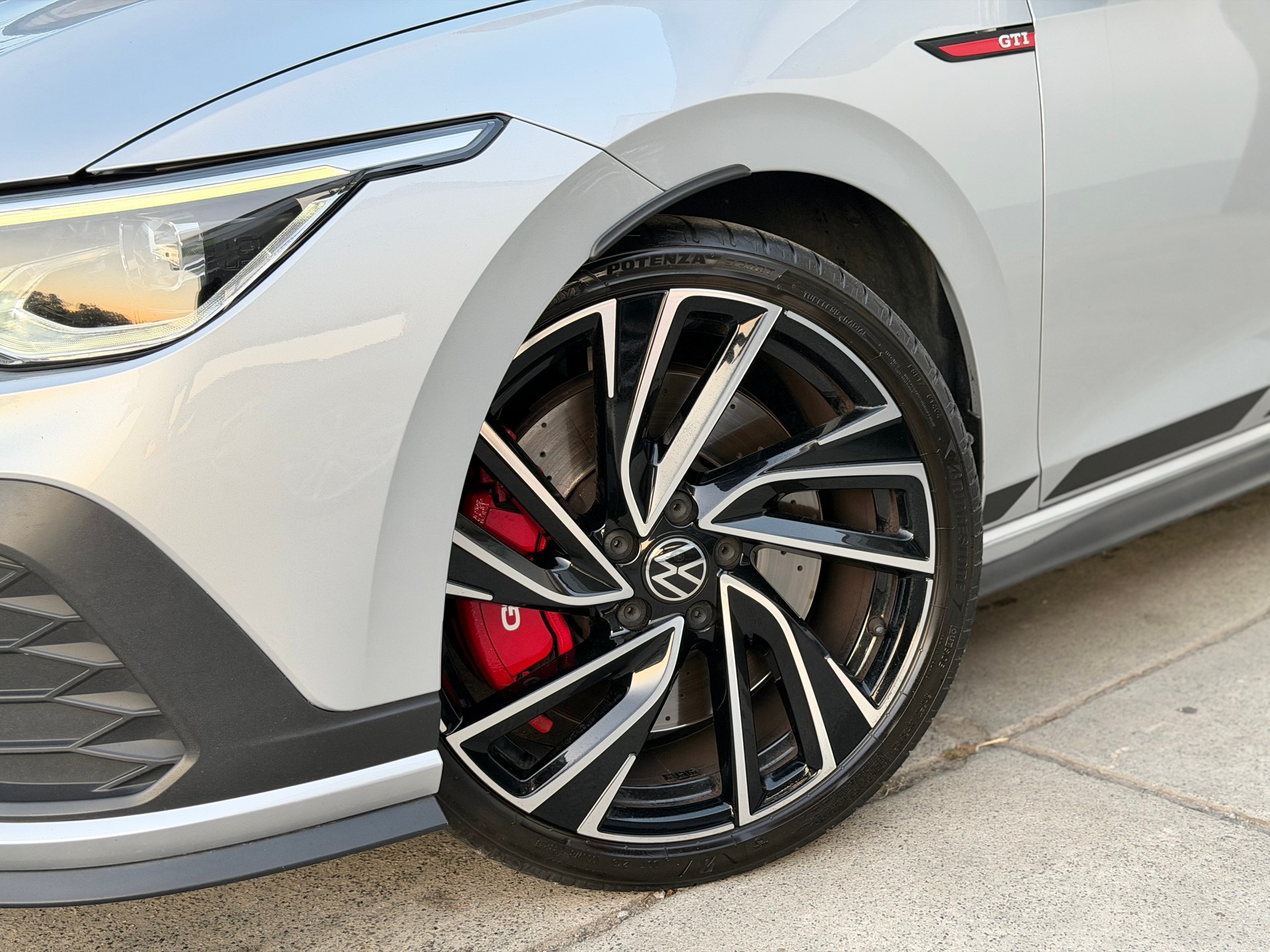 VW Golf 2.0 TSI GTI Clubsport DSG-image-8