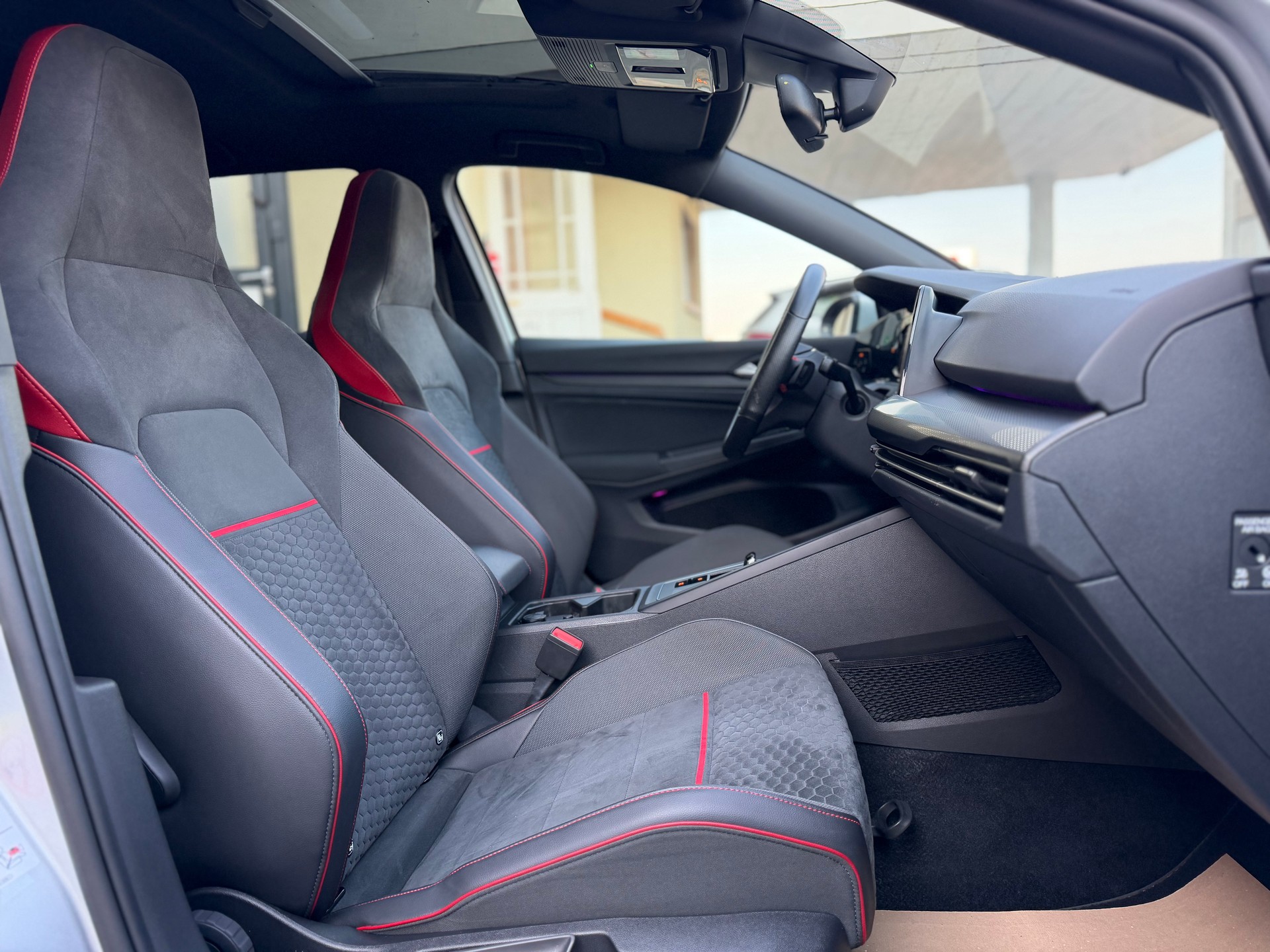 VW Golf 2.0 TSI GTI Clubsport DSG-image-13