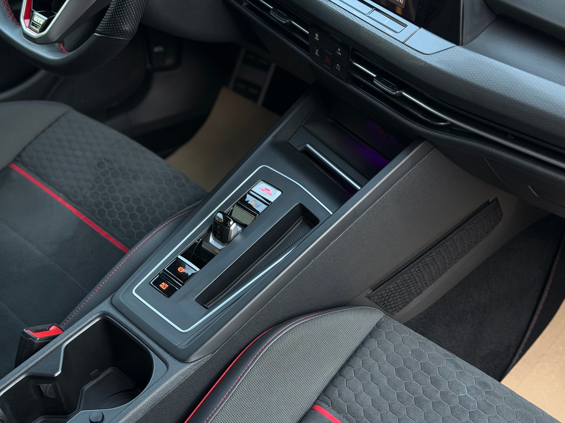 VW Golf 2.0 TSI GTI Clubsport DSG-image-16