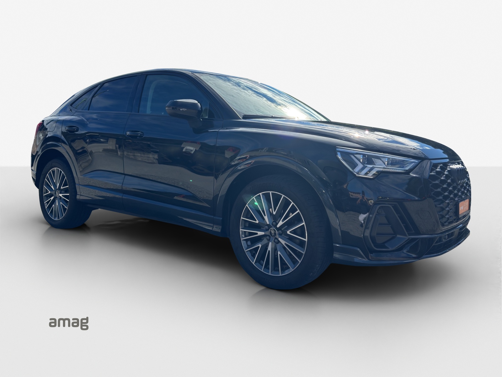 AUDI Q3 Sportback 35 TFSI Attraction-image-5