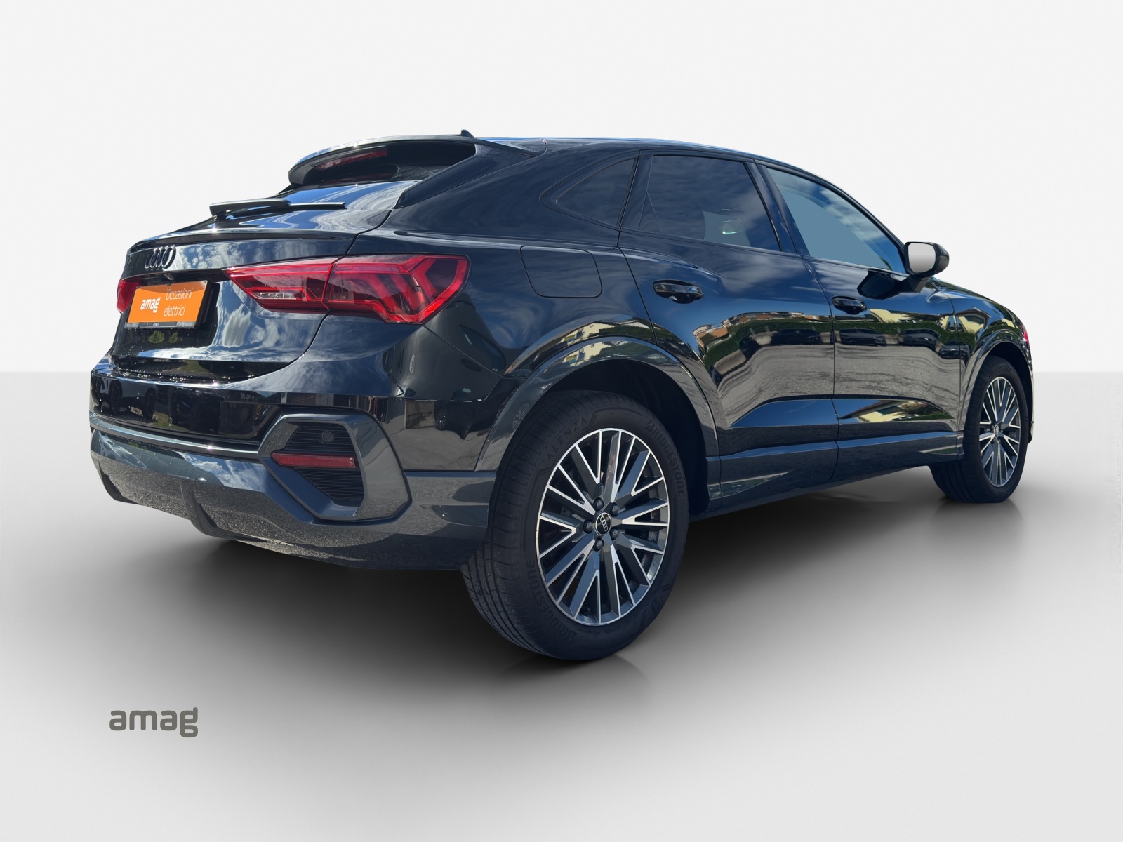 AUDI Q3 Sportback 35 TFSI Attraction-image-4