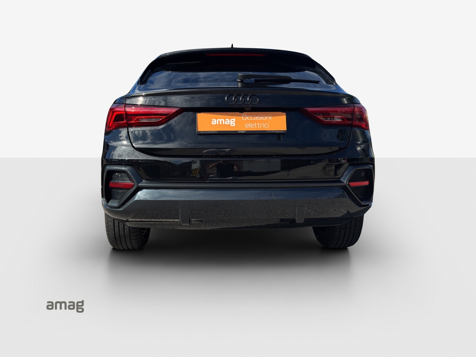 AUDI Q3 Sportback 35 TFSI Attraction-showroom-element-3