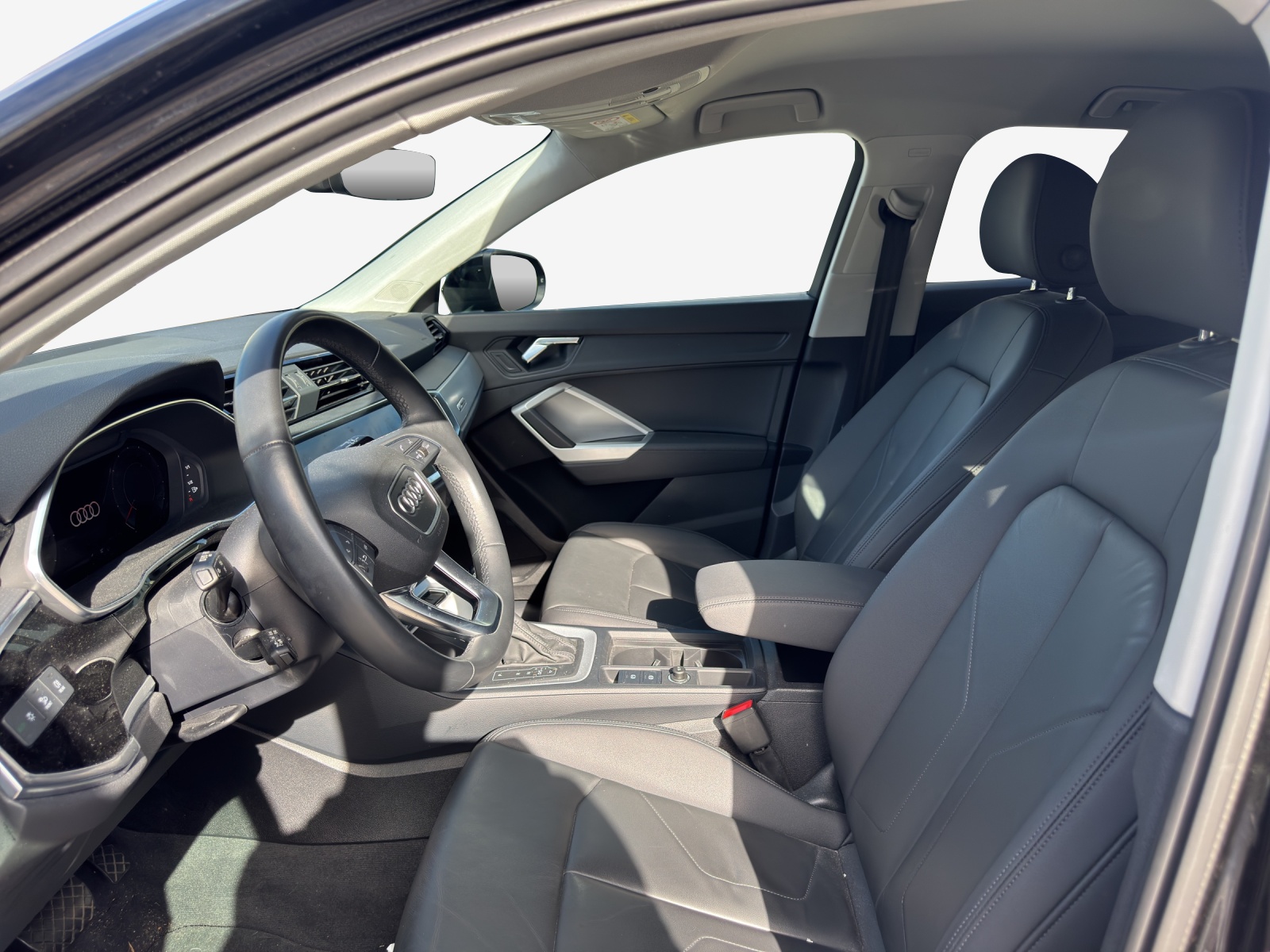 AUDI Q3 Sportback 35 TFSI Attraction-image-7