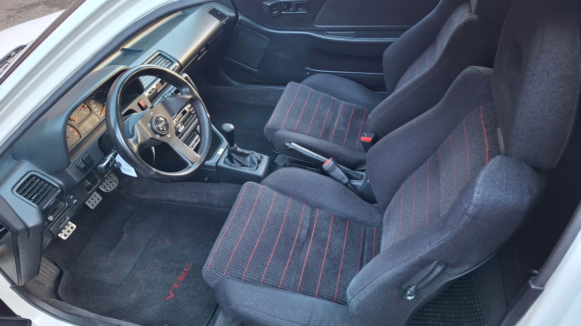 HONDA Civic 1.6i-16 DOHC V-TEC-image-3
