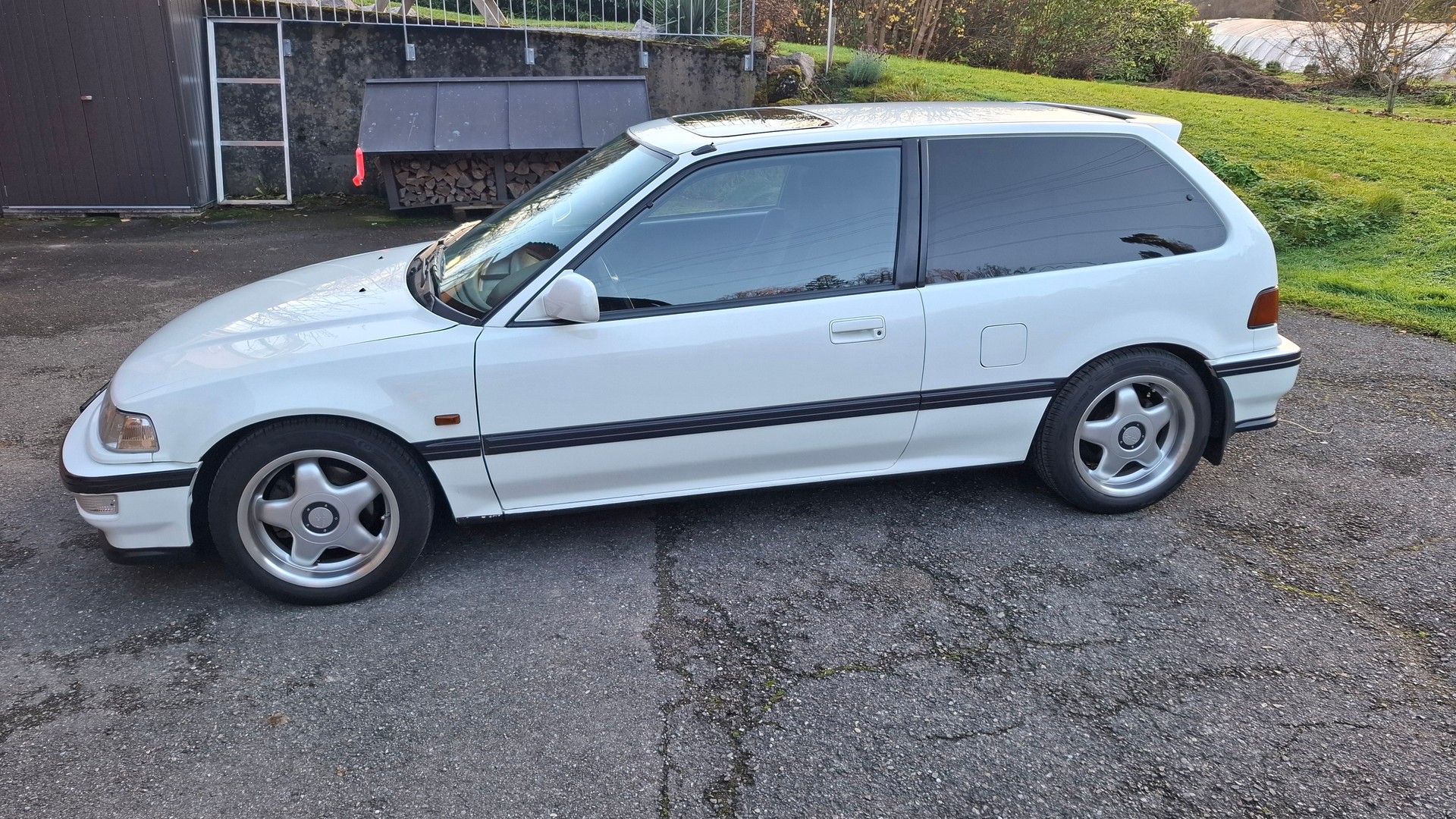 HONDA Civic 1.6i-16 DOHC V-TEC-image-1