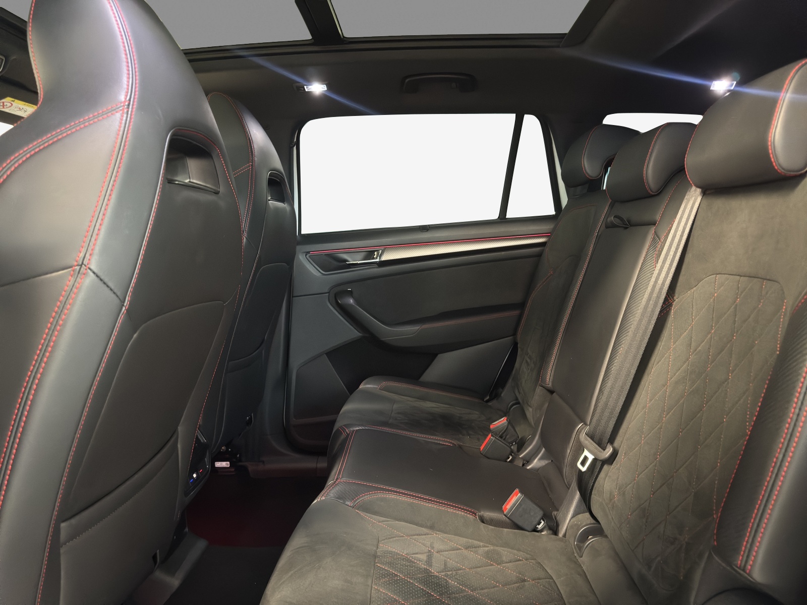 SKODA Kodiaq 2.0 TSI 4x4 RS-image-11