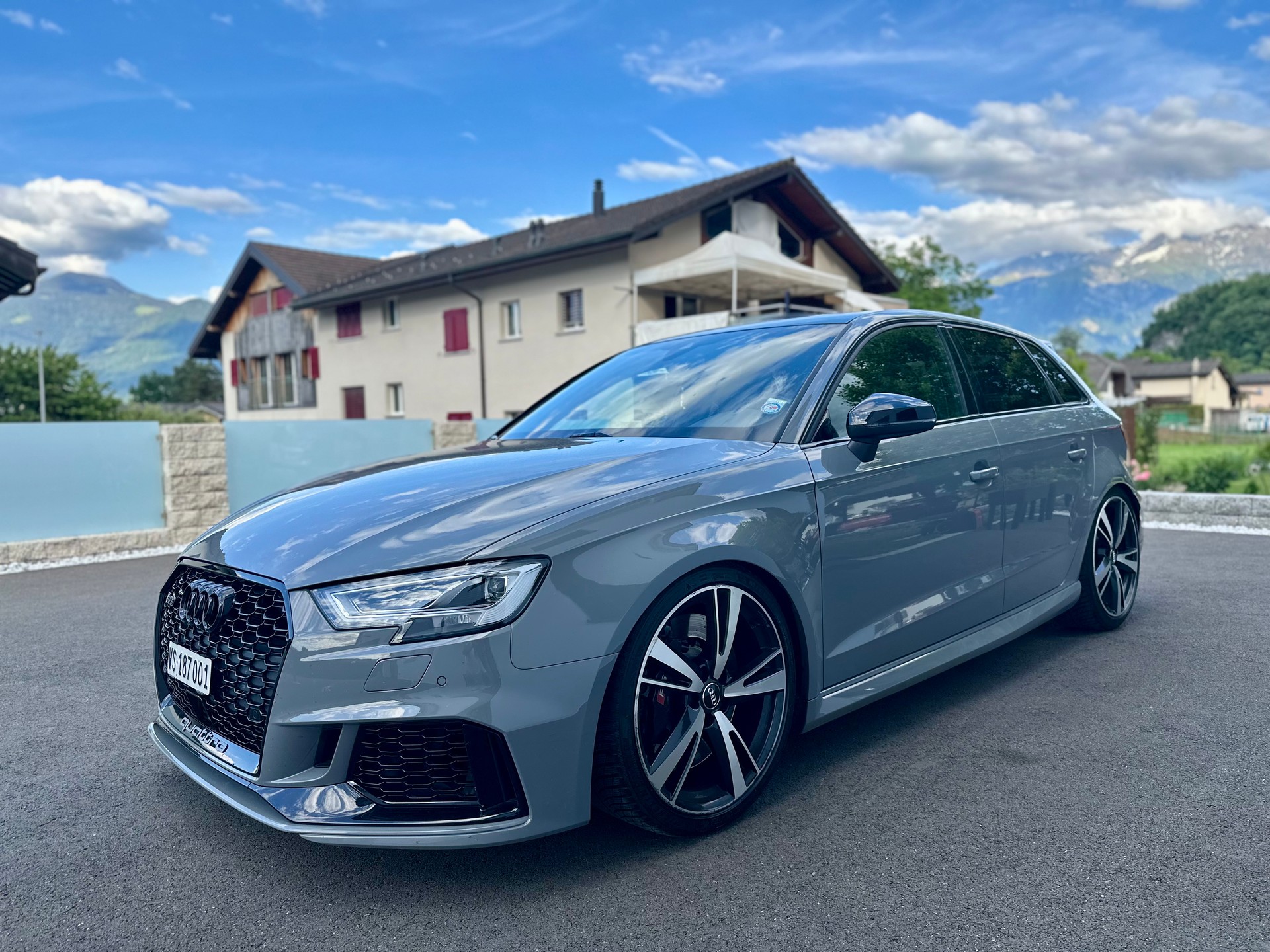 AUDI 2.5 T FSI quattro S-Tronic-image-2