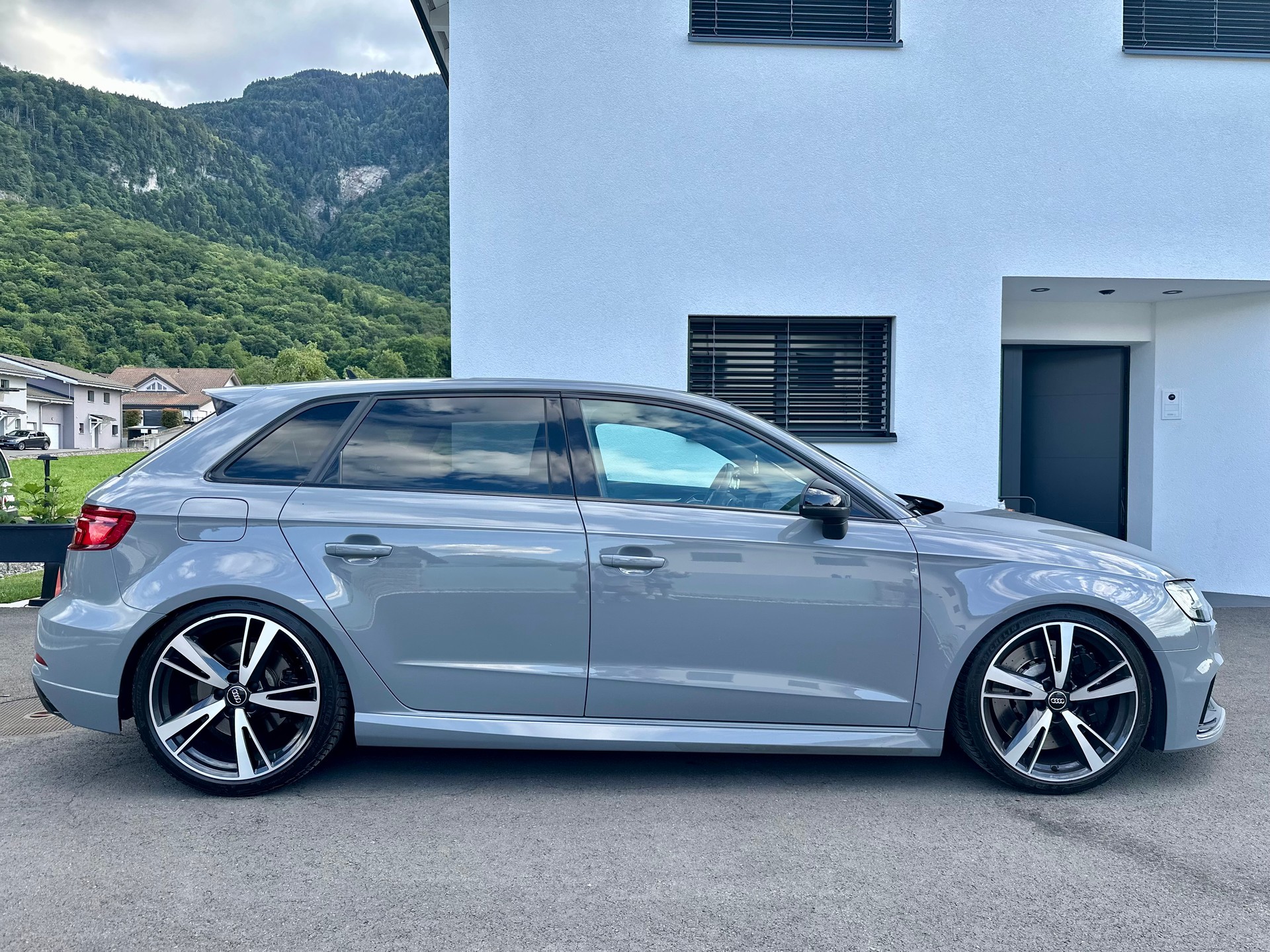 AUDI 2.5 T FSI quattro S-Tronic-image-0