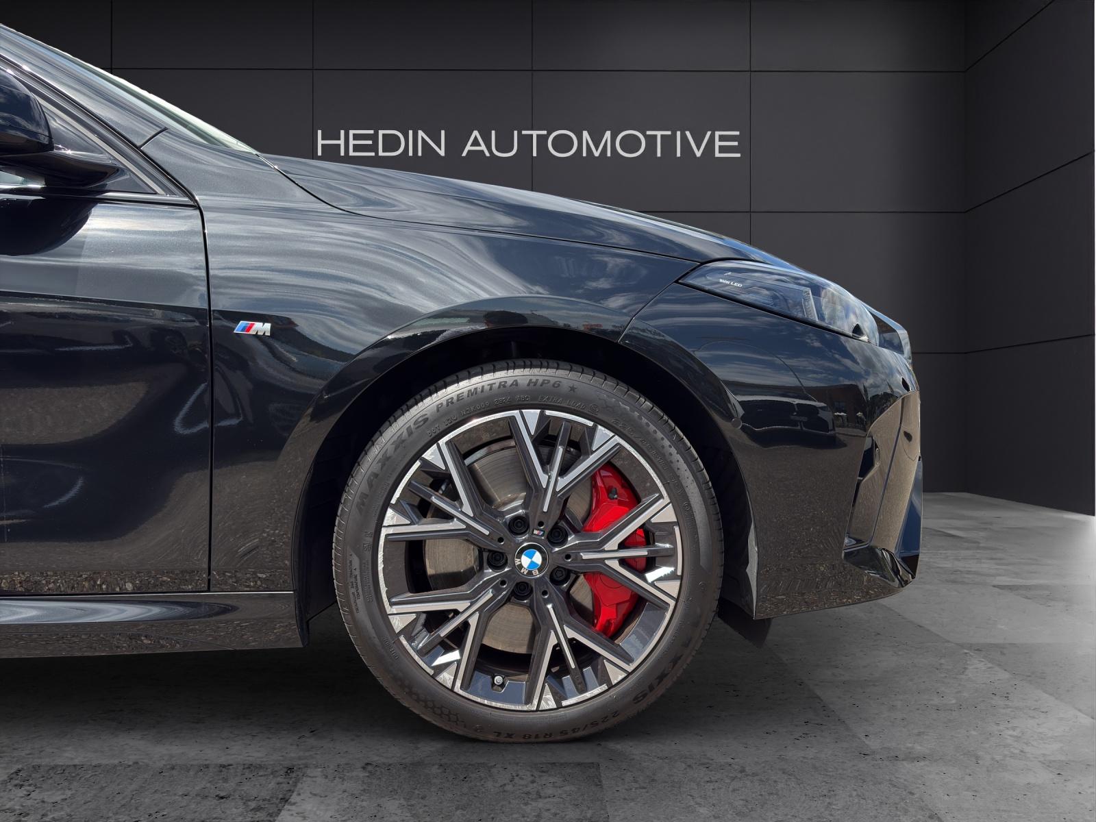 BMW 120i-image-9