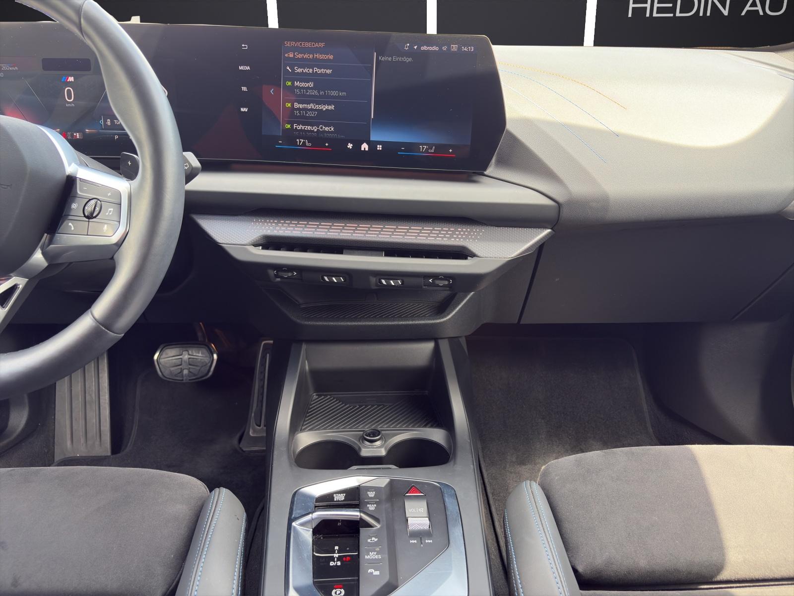 BMW 120i-image-17