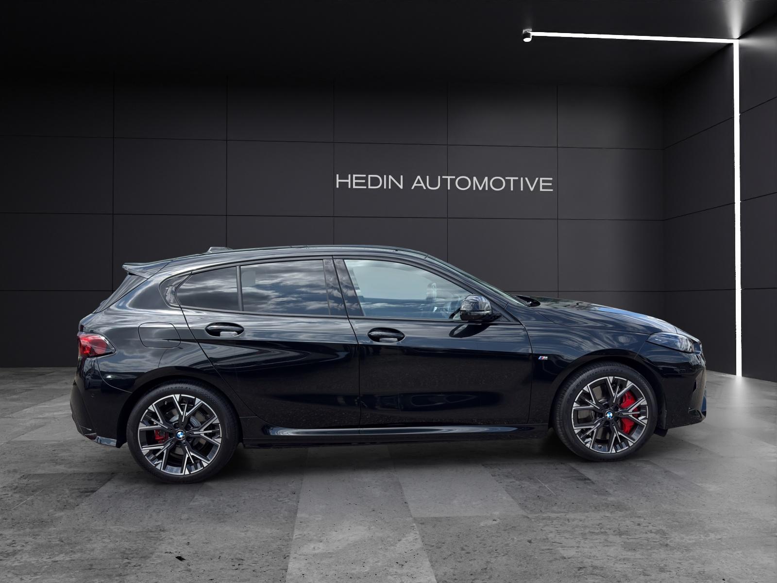 BMW 120i-image-6