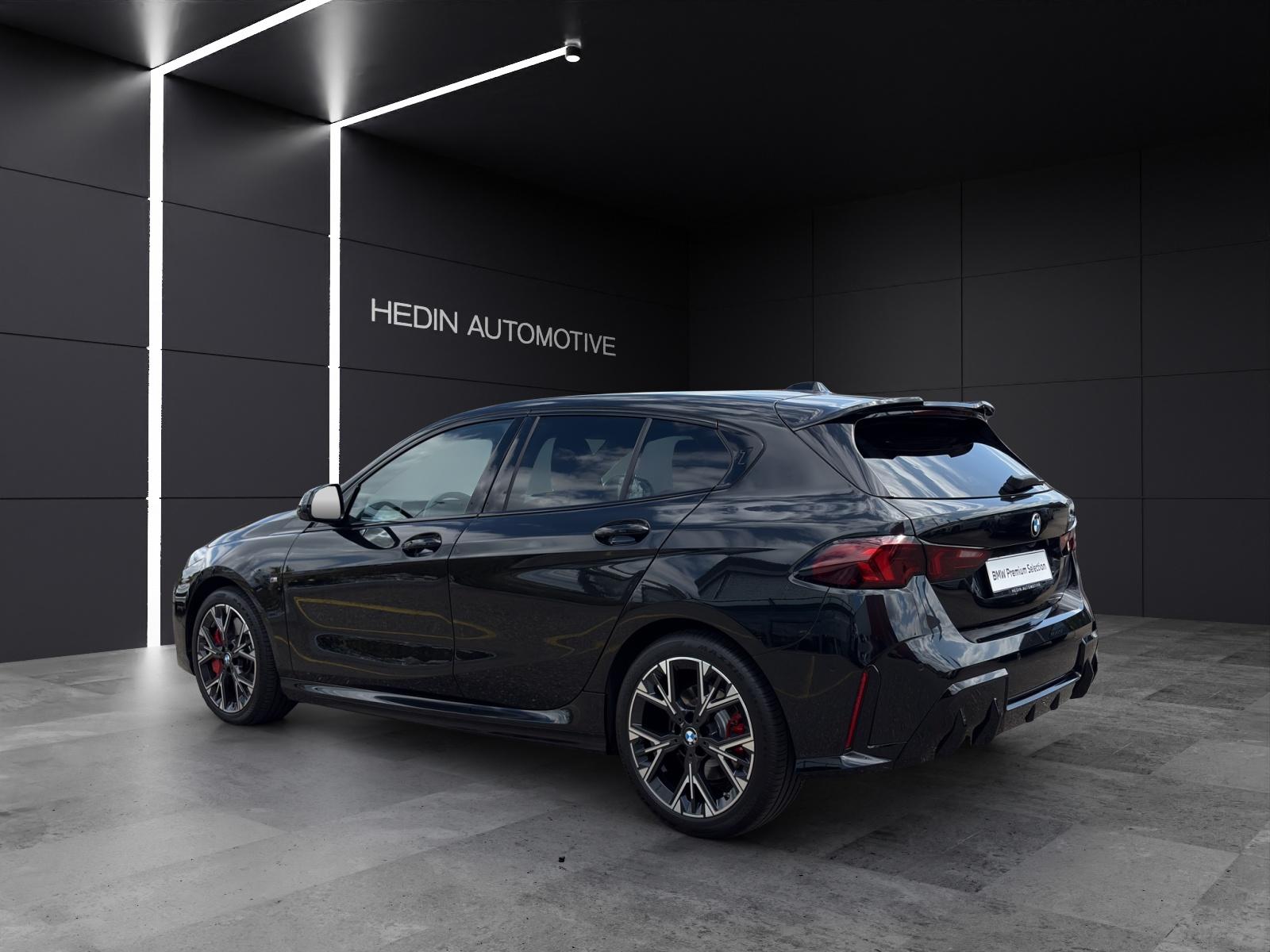 BMW 120i-image-3