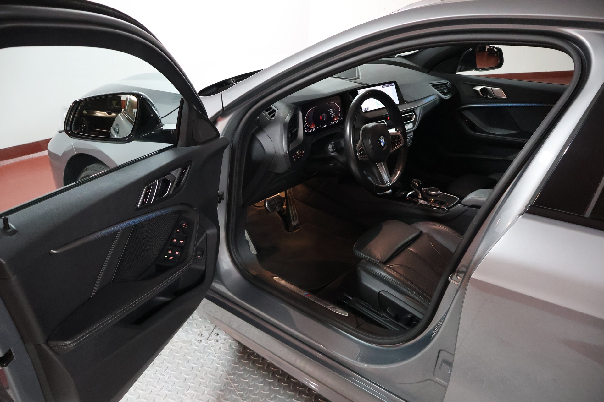 BMW 120d Steptronic M Sport-image-5