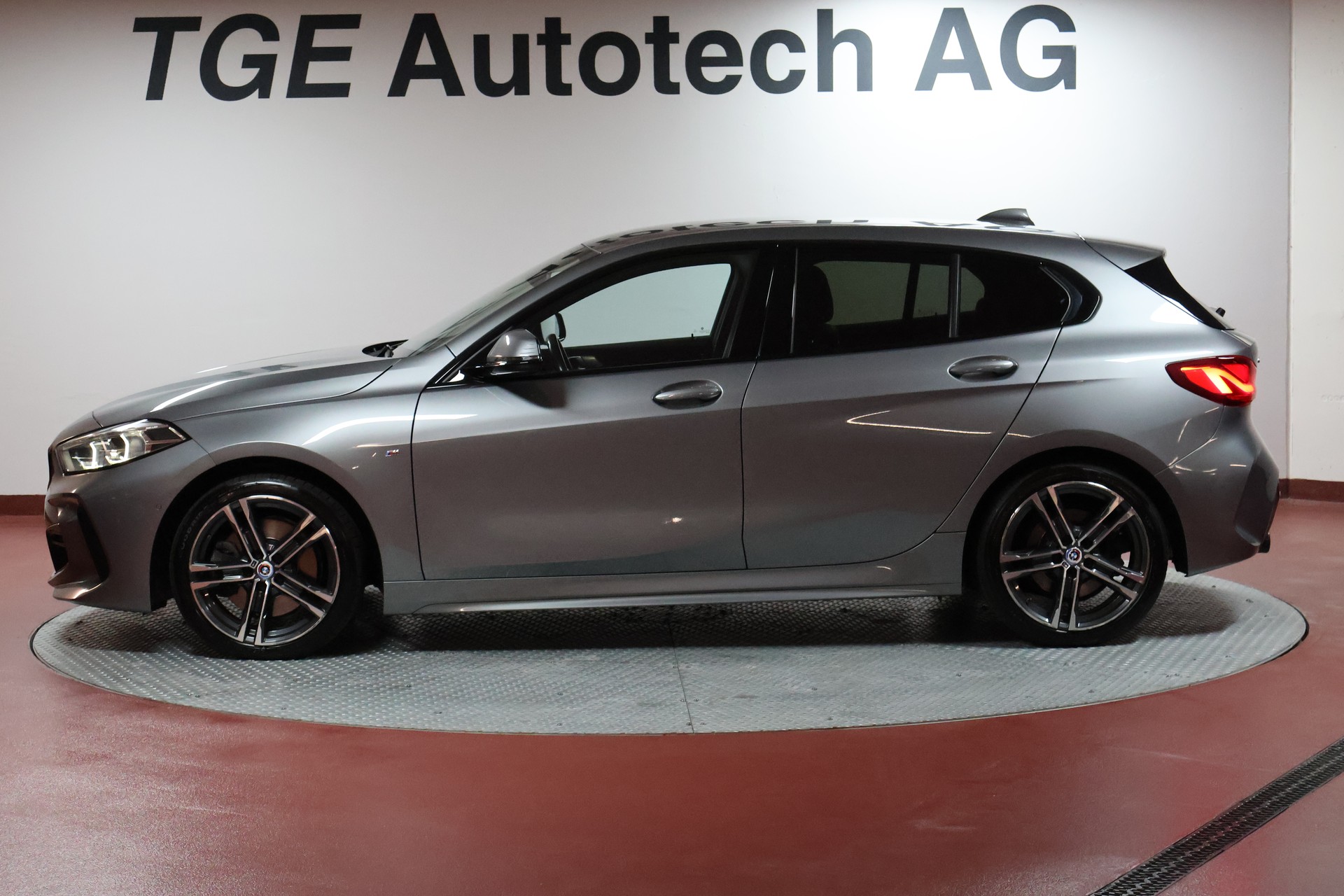 BMW 120d Steptronic M Sport-image-3