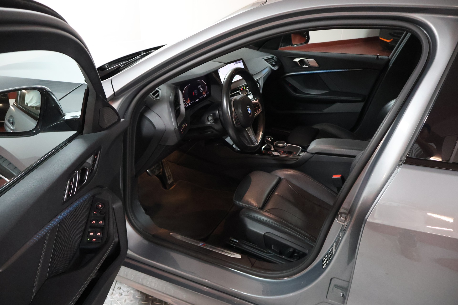 BMW 120d Steptronic M Sport-image-6