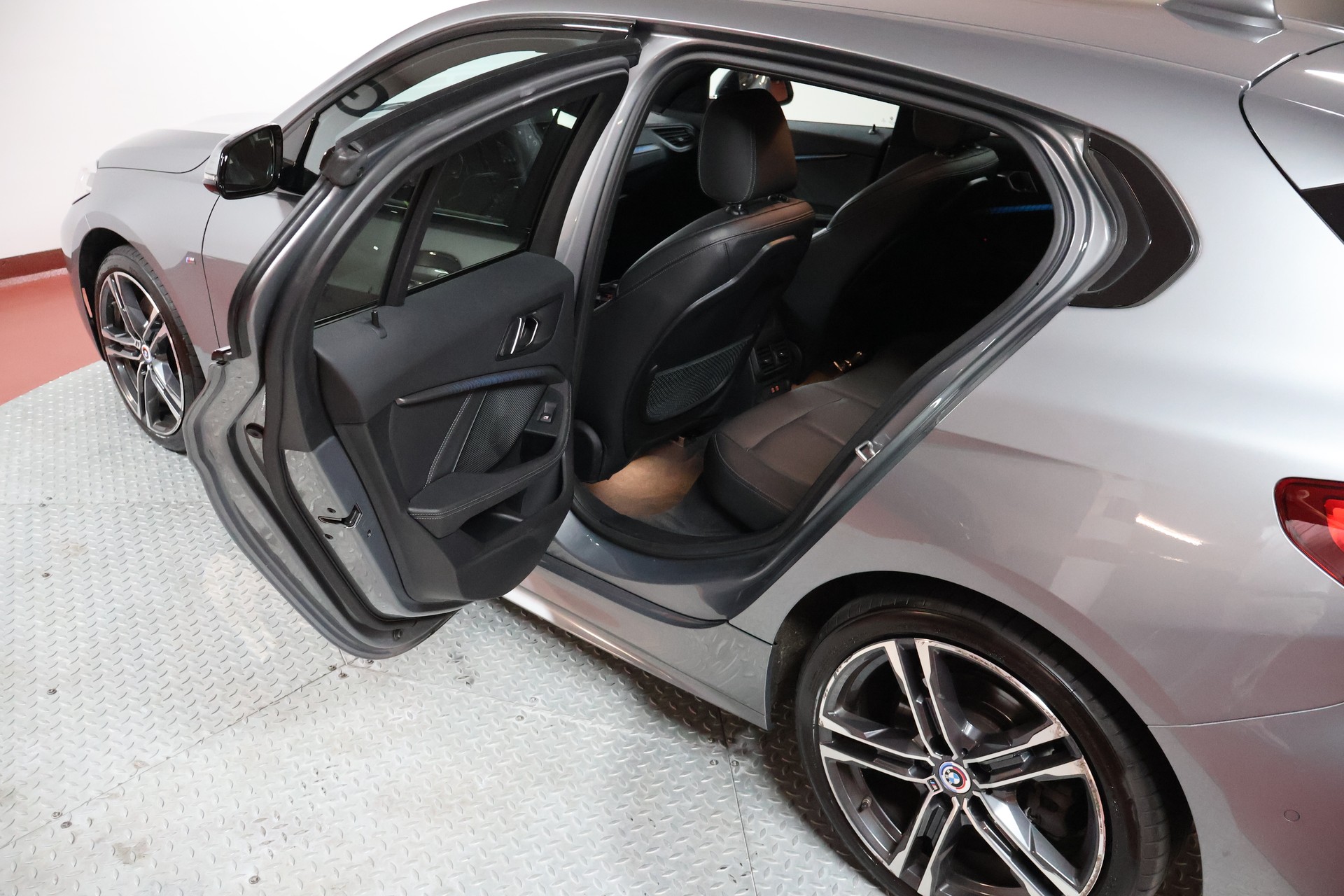 BMW 120d Steptronic M Sport-image-15