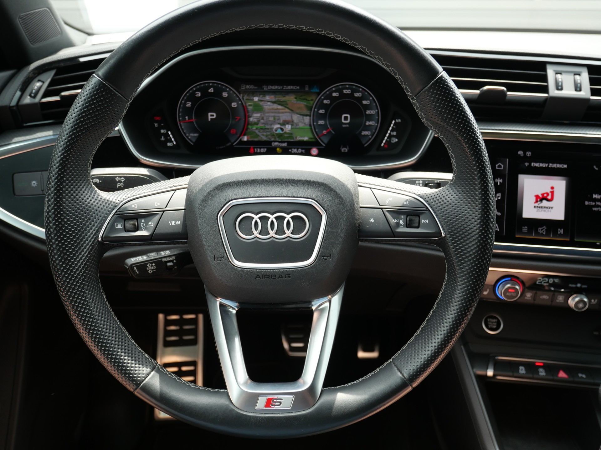 AUDI Q3 40 TFSI S line quattro S-tronic *CH-Auto, 5 J. Garantie, 360°-Kamera, 8-fach Alu, AHK -2'000kg*-image-27