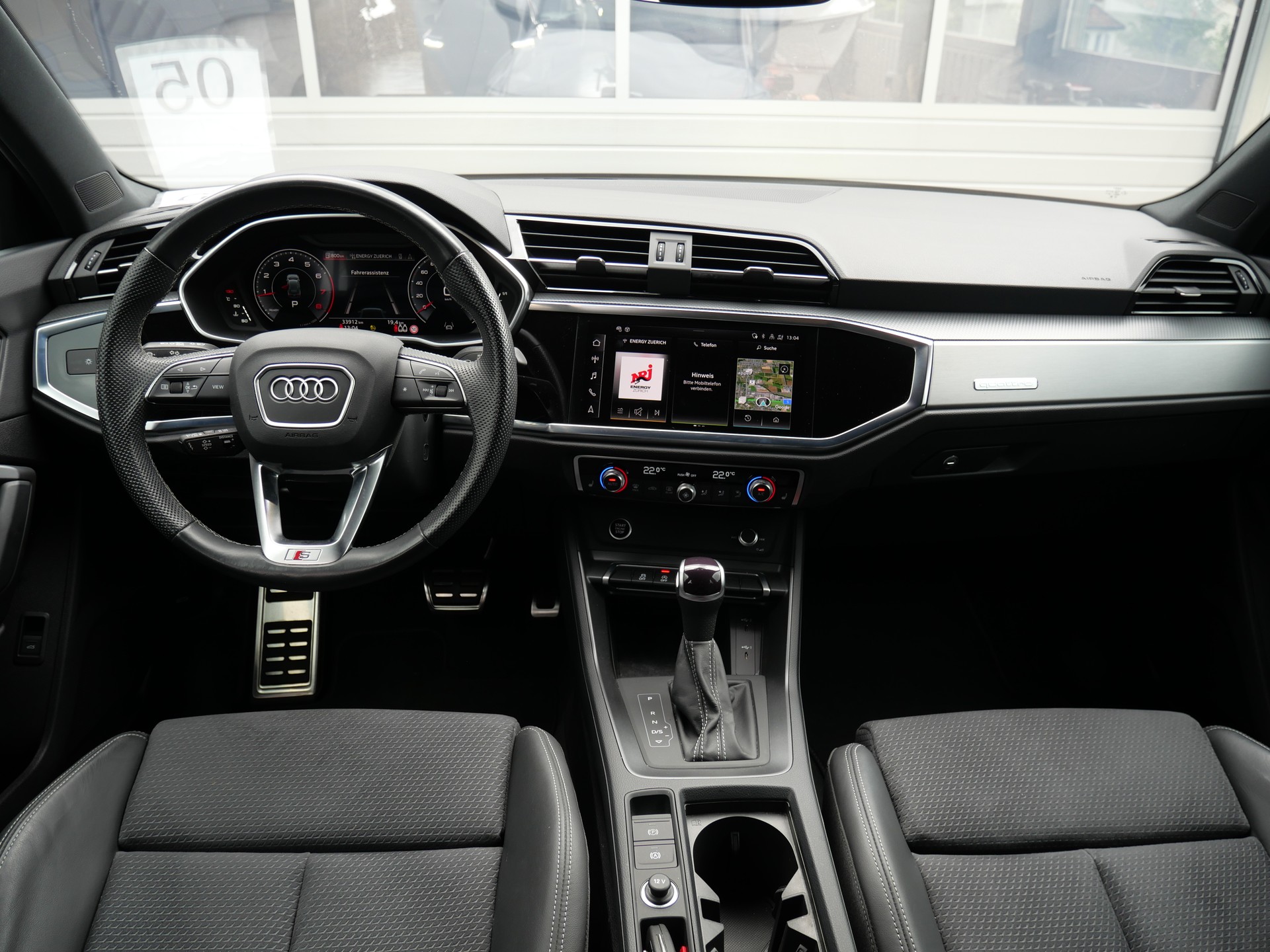 AUDI Q3 40 TFSI S line quattro S-tronic *CH-Auto, 5 J. Garantie, 360°-Kamera, 8-fach Alu, AHK -2'000kg*-image-18