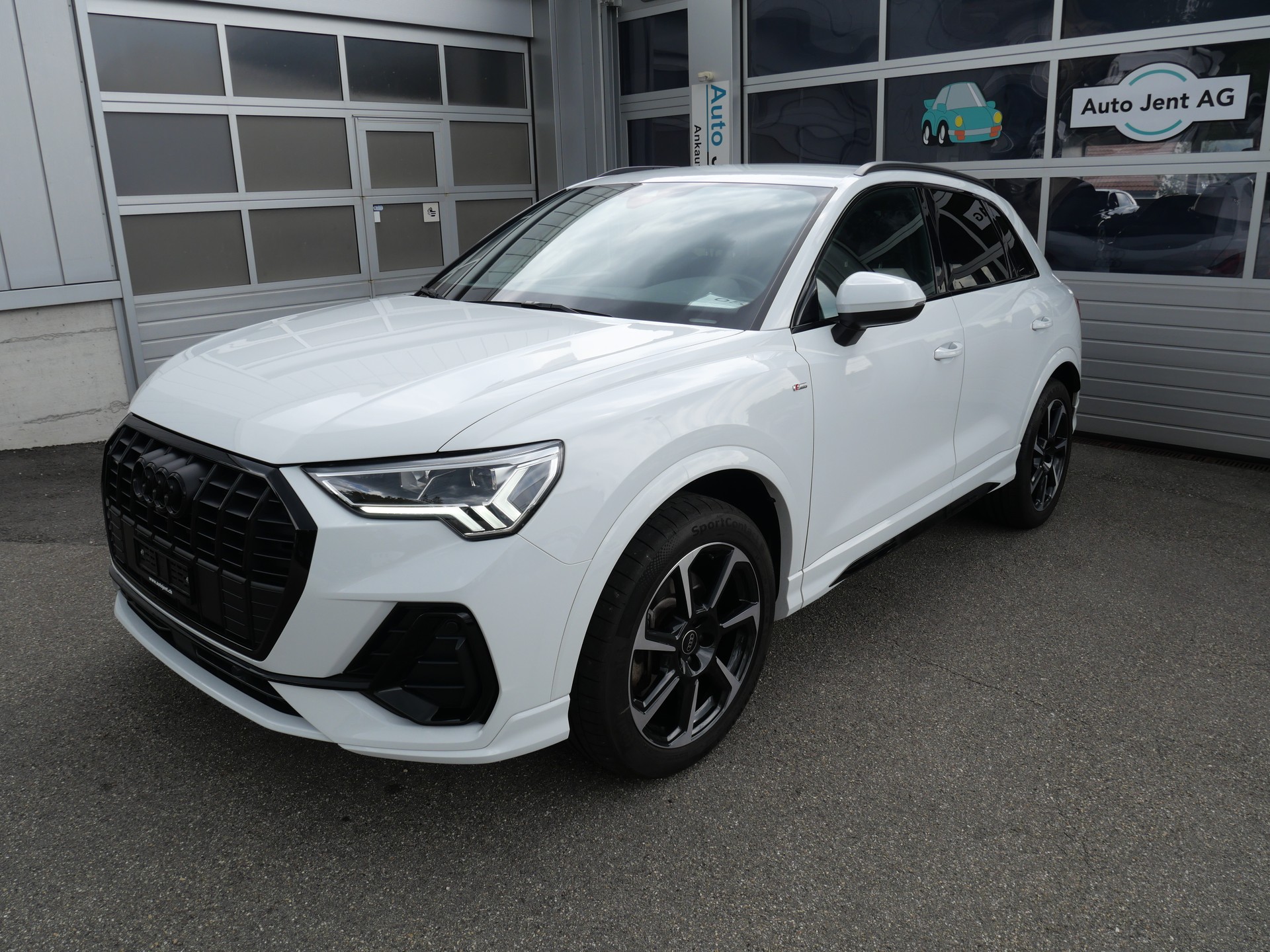 AUDI Q3 40 TFSI S line quattro S-tronic *CH-Auto, 5 J. Garantie, 360°-Kamera, 8-fach Alu, AHK -2'000kg*