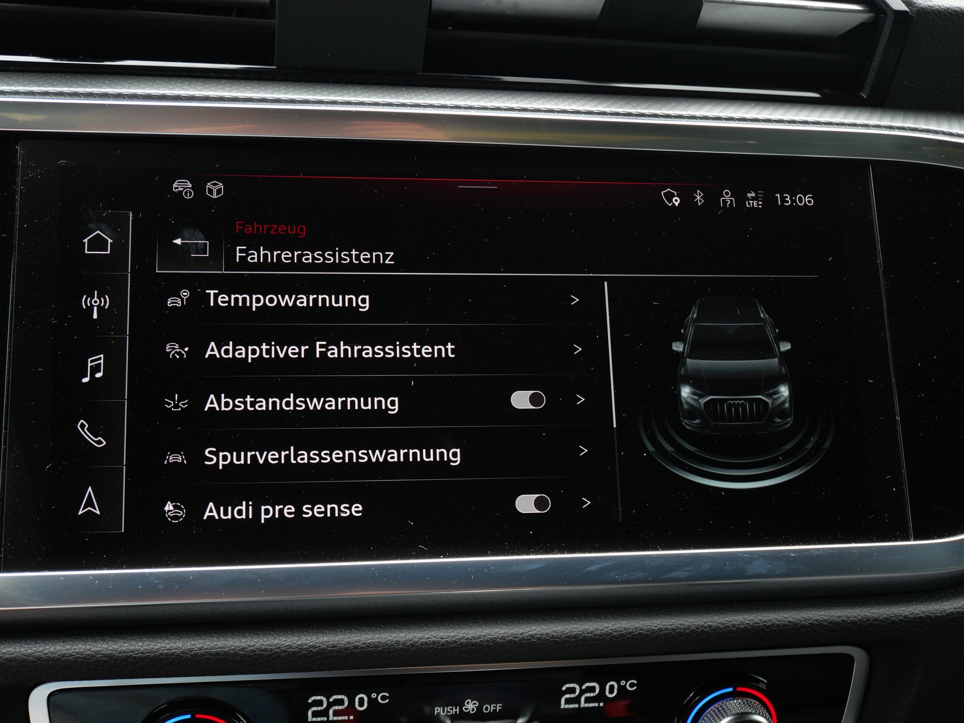 AUDI Q3 40 TFSI S line quattro S-tronic *CH-Auto, 5 J. Garantie, 360°-Kamera, 8-fach Alu, AHK -2'000kg*-image-24