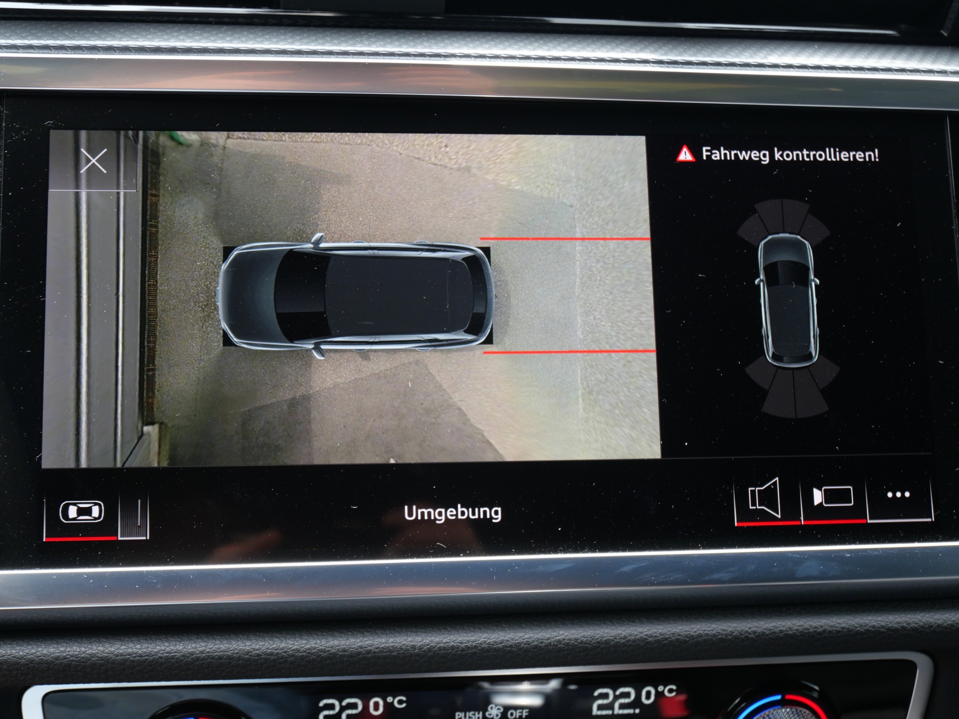 AUDI Q3 40 TFSI S line quattro S-tronic *CH-Auto, 5 J. Garantie, 360°-Kamera, 8-fach Alu, AHK -2'000kg*-image-22