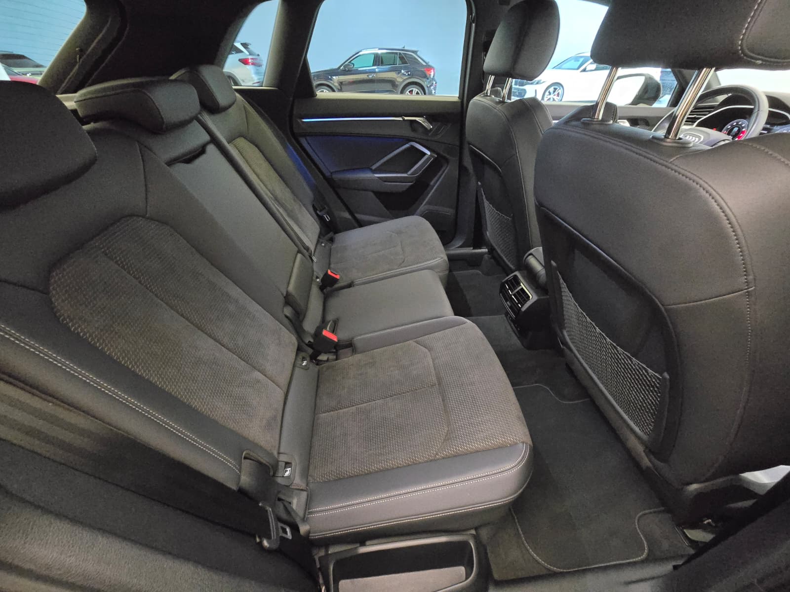 AUDI Q3 40 TFSI S line quattro S-tronic-image-14
