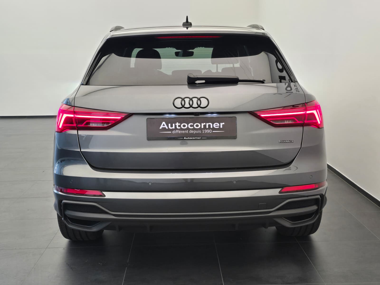 AUDI Q3 40 TFSI S line quattro S-tronic-image-7