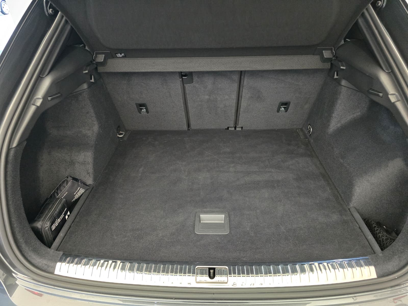AUDI Q3 40 TFSI S line quattro S-tronic-image-15