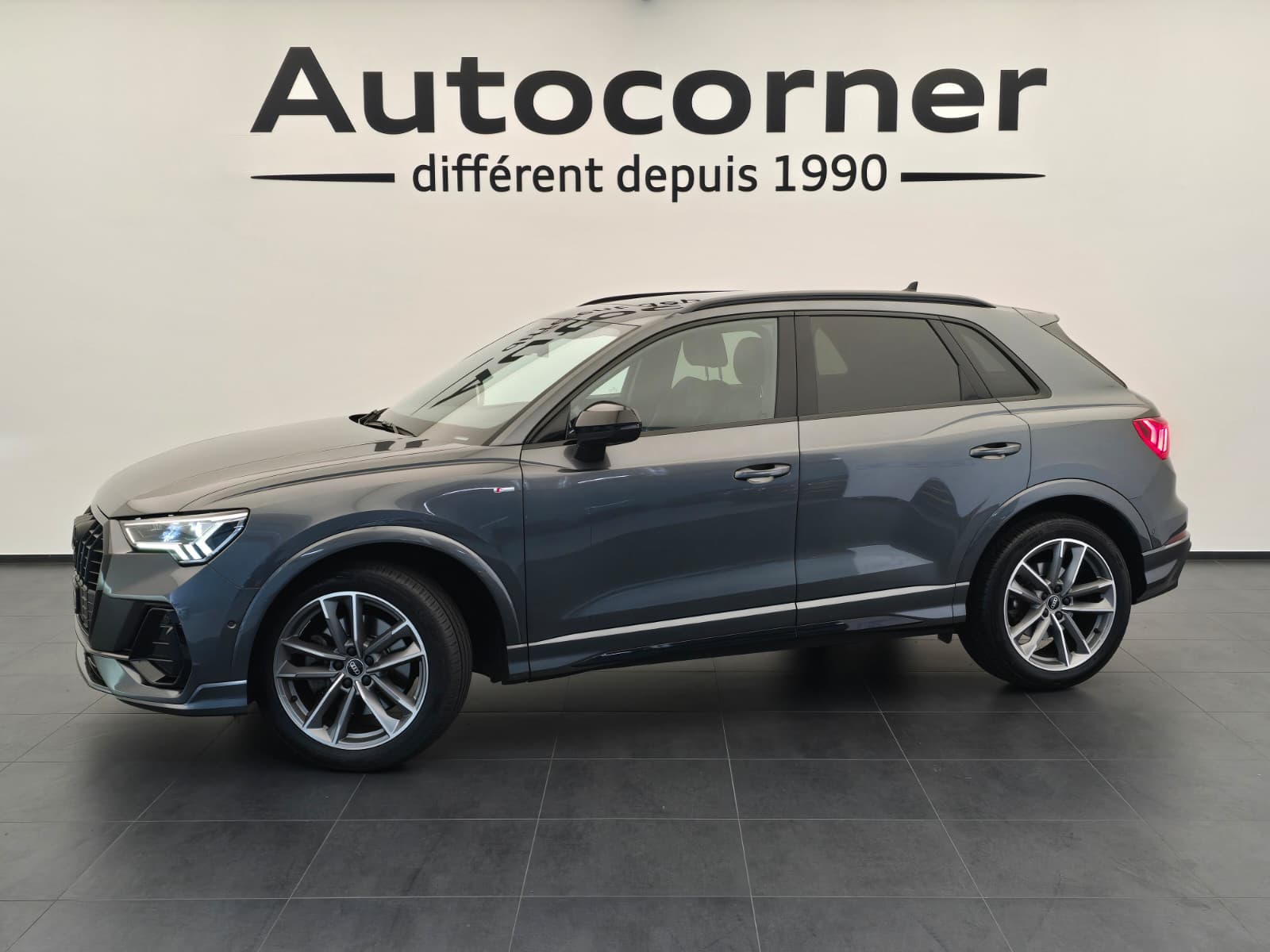 AUDI Q3 40 TFSI S line quattro S-tronic-image-0