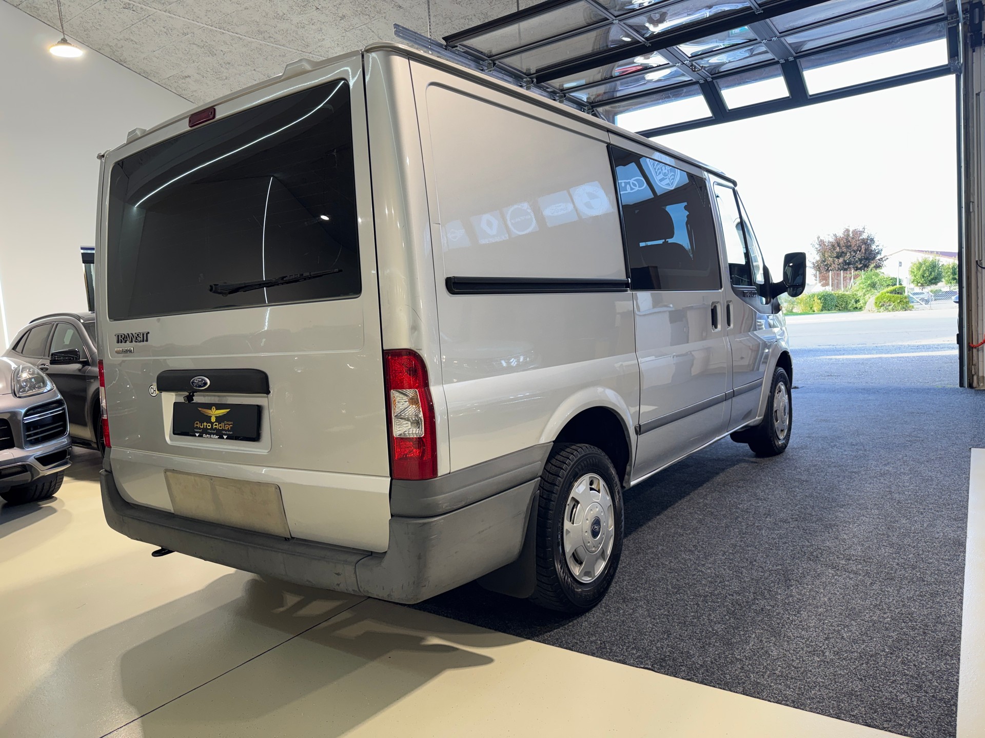 FORD Transit 2.2TDCi 260S Level 3-image-5