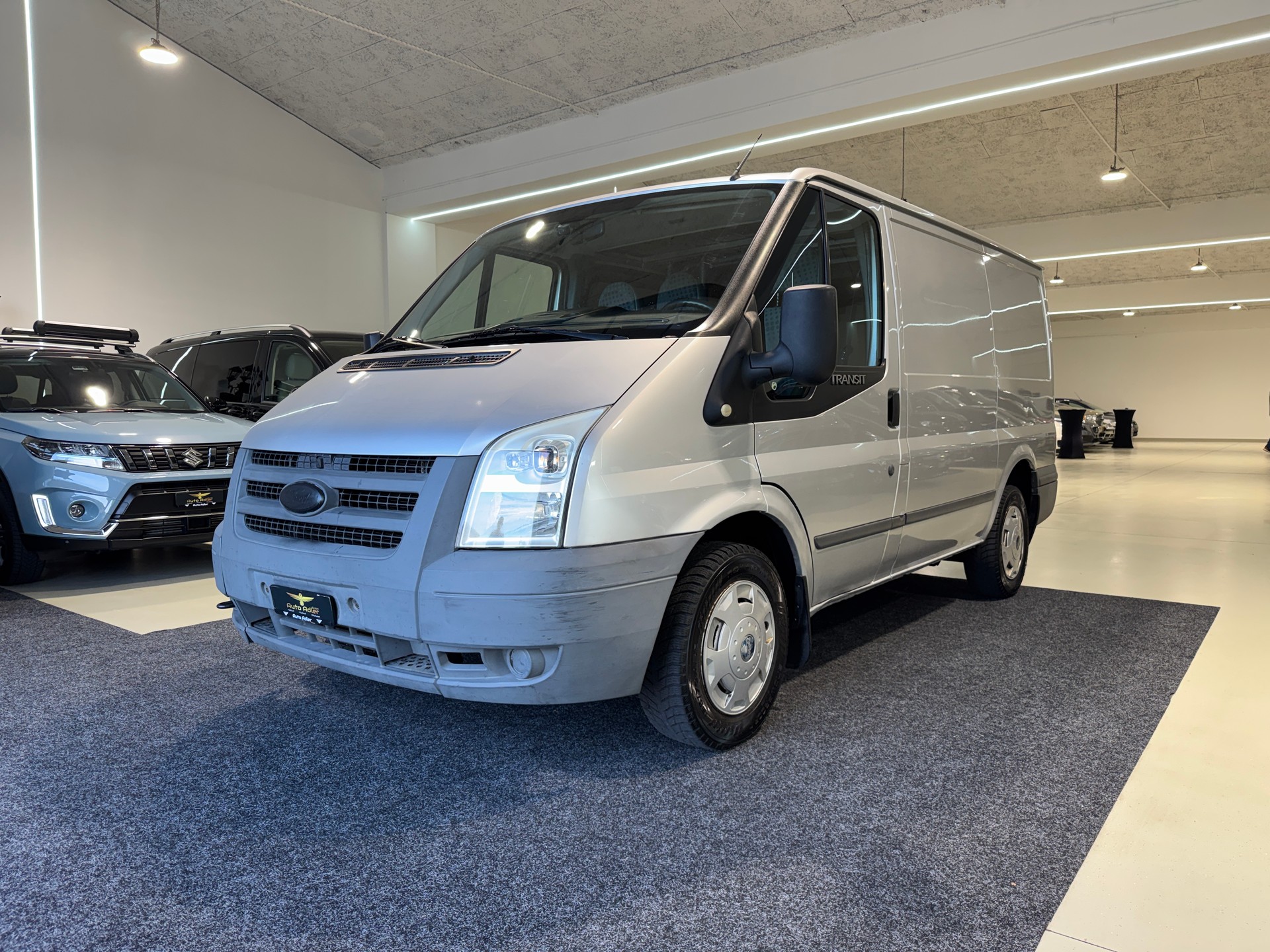 FORD Transit 2.2TDCi 260S Level 3-showroom-element-2