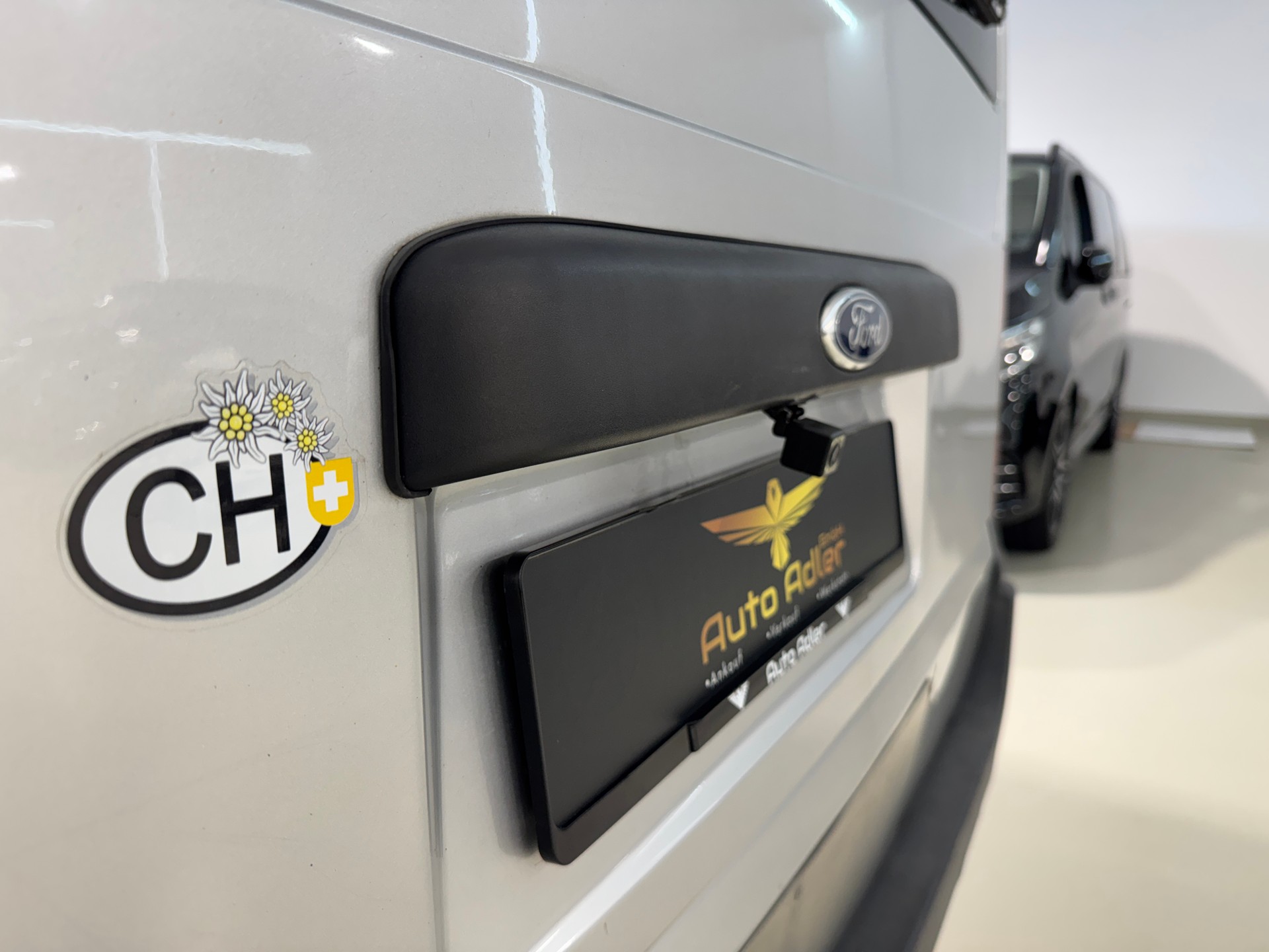 FORD Transit 2.2TDCi 260S Level 3-image-8