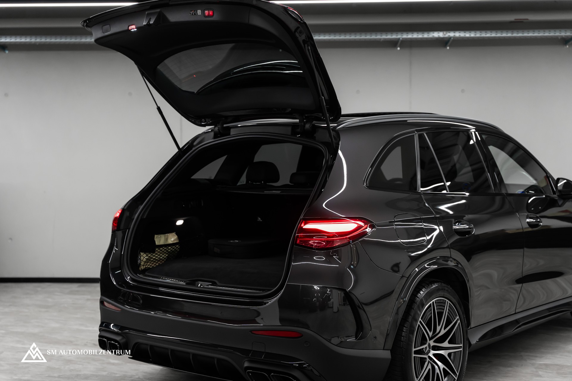 MERCEDES-BENZ GLC 63 AMG S E Performance Executive Edition / Aero / Panorama / 360° / Head-Up / Burmester-image-14