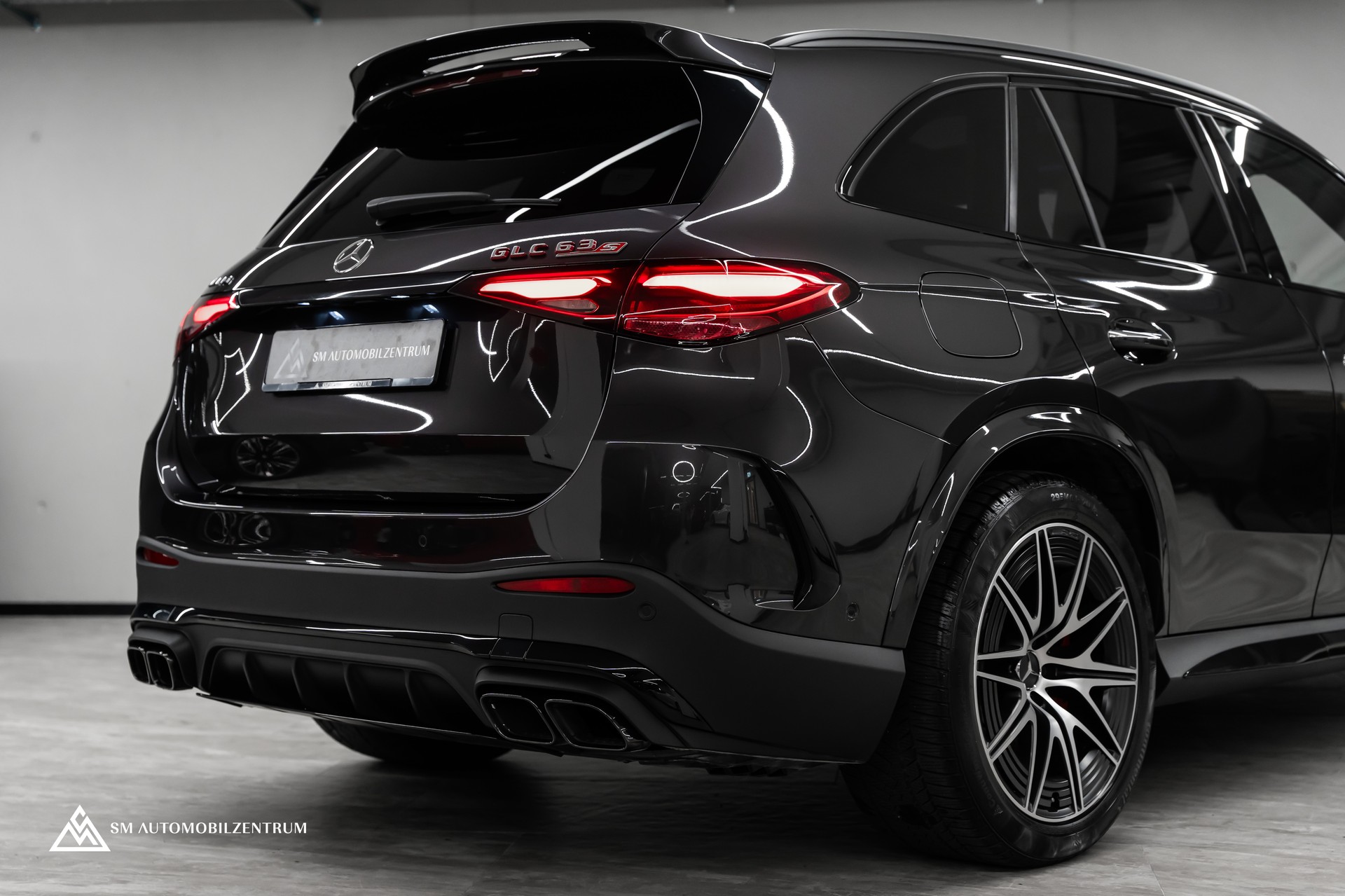 MERCEDES-BENZ GLC 63 AMG S E Performance Executive Edition / Aero / Panorama / 360° / Head-Up / Burmester-image-10