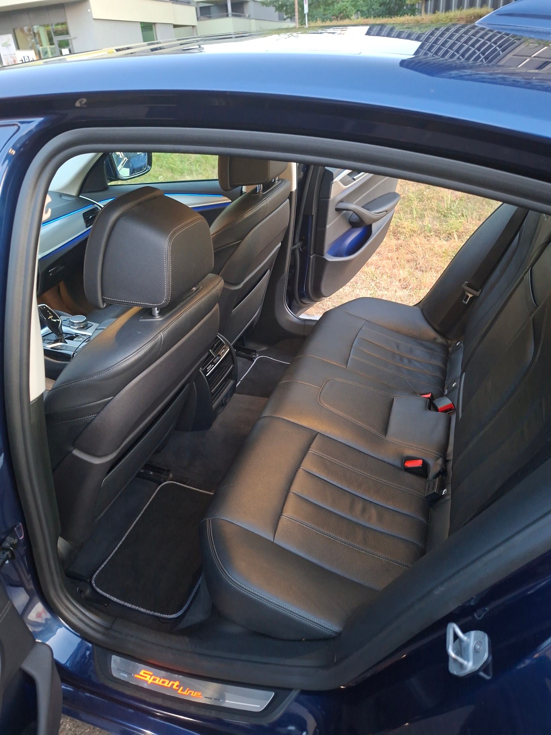 BMW 530i xDrive-image-5