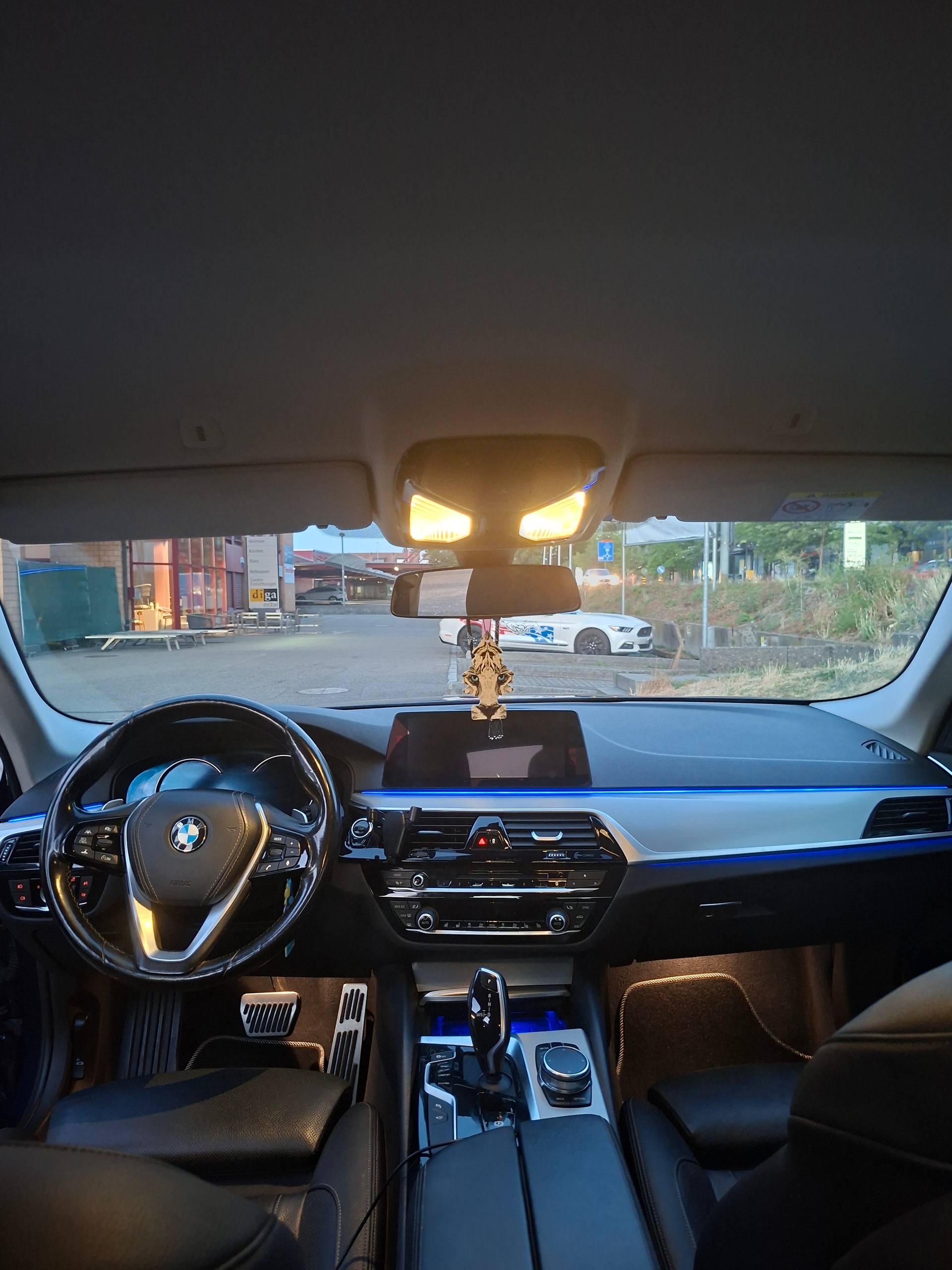 BMW 530i xDrive-image-4