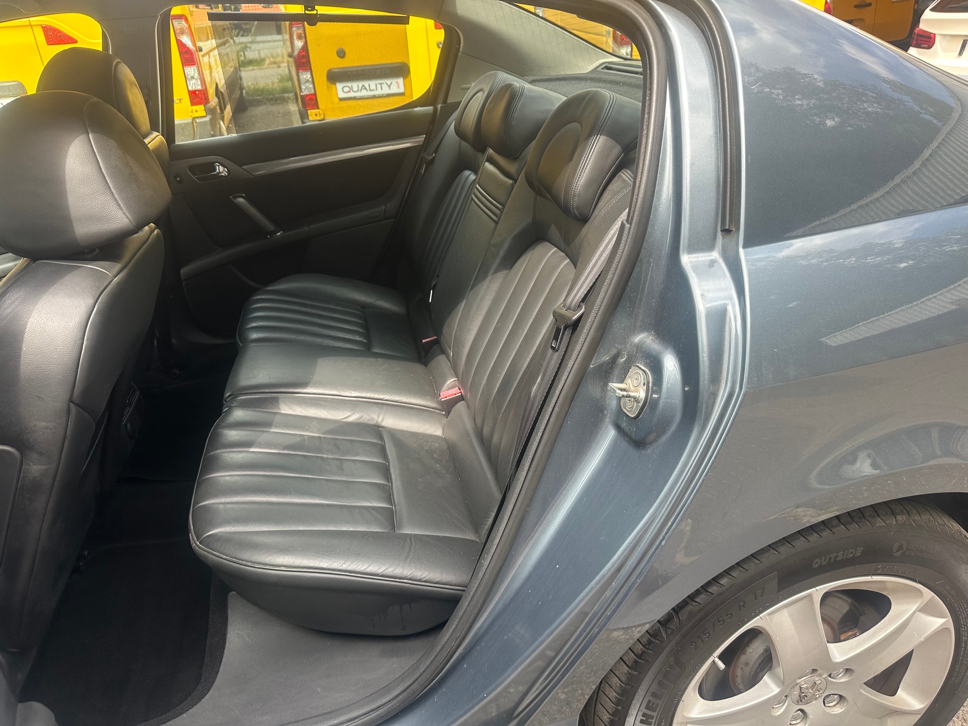 PEUGEOT 407 2.0 HDI SV Executive-image-6