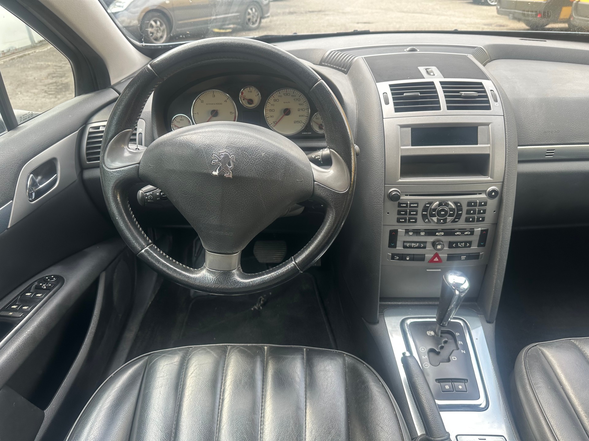 PEUGEOT 407 2.0 HDI SV Executive-image-7