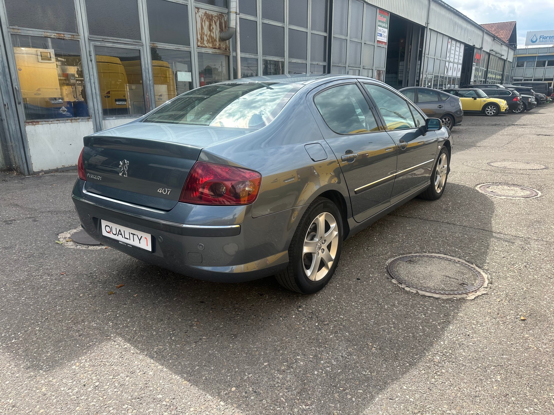 PEUGEOT 407 2.0 HDI SV Executive-image-5