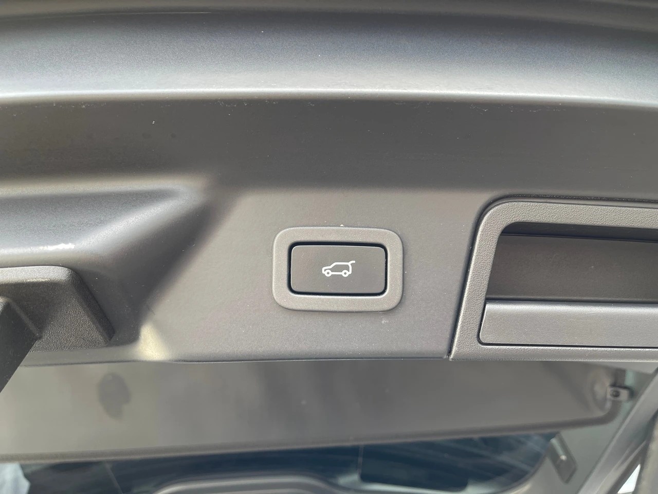 LAND ROVER Range Rover Velar R-Dynamic D 180 S Automatic-image-14