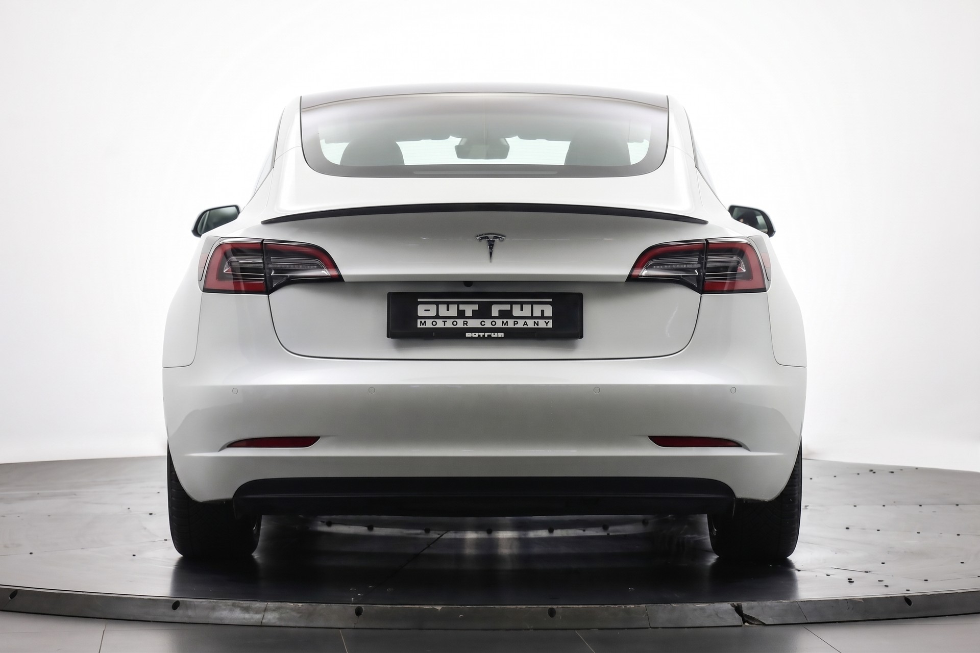 TESLA Model 3-image-2